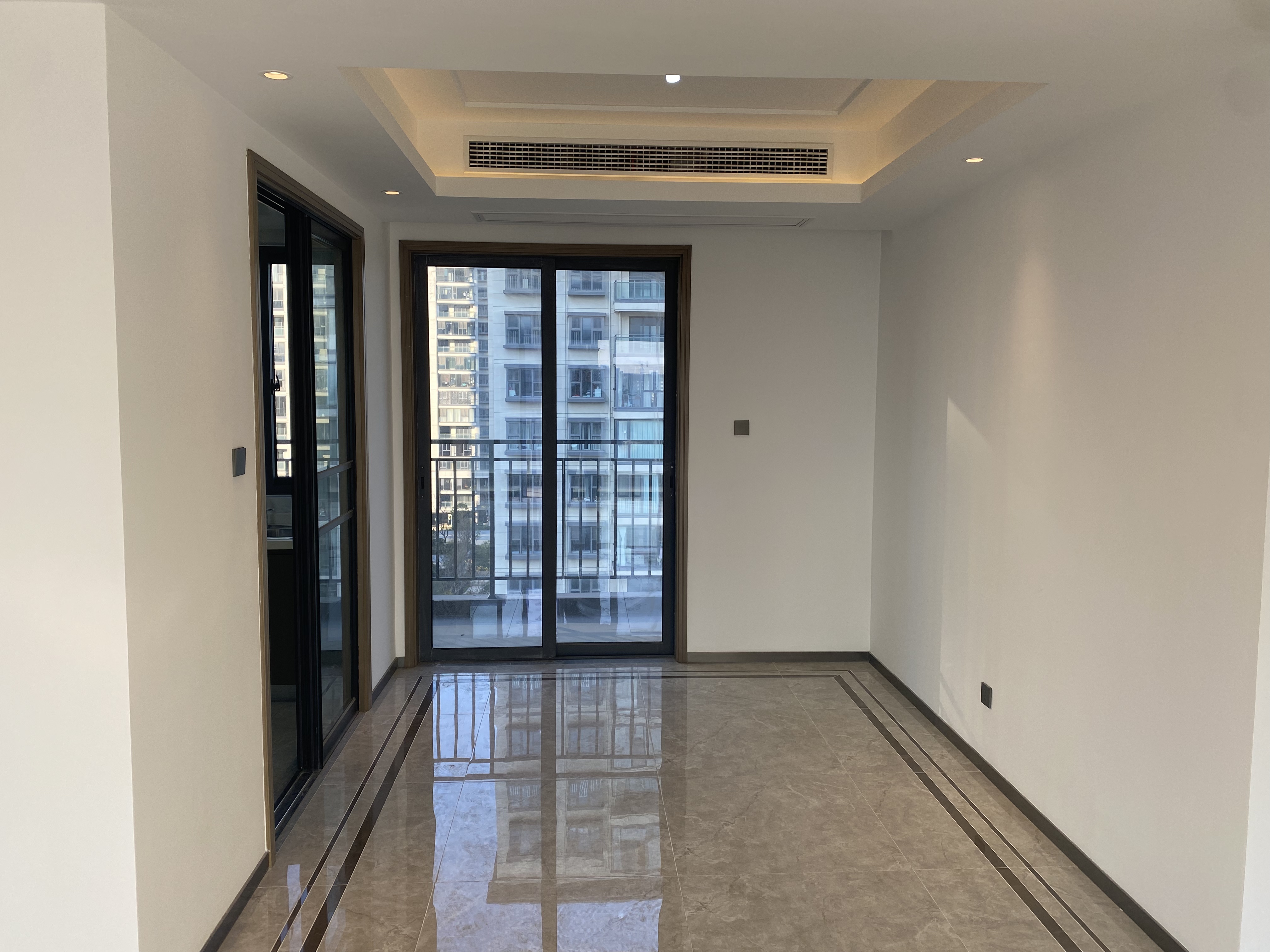 都会沁园 4室2厅2卫 150m&sup2;