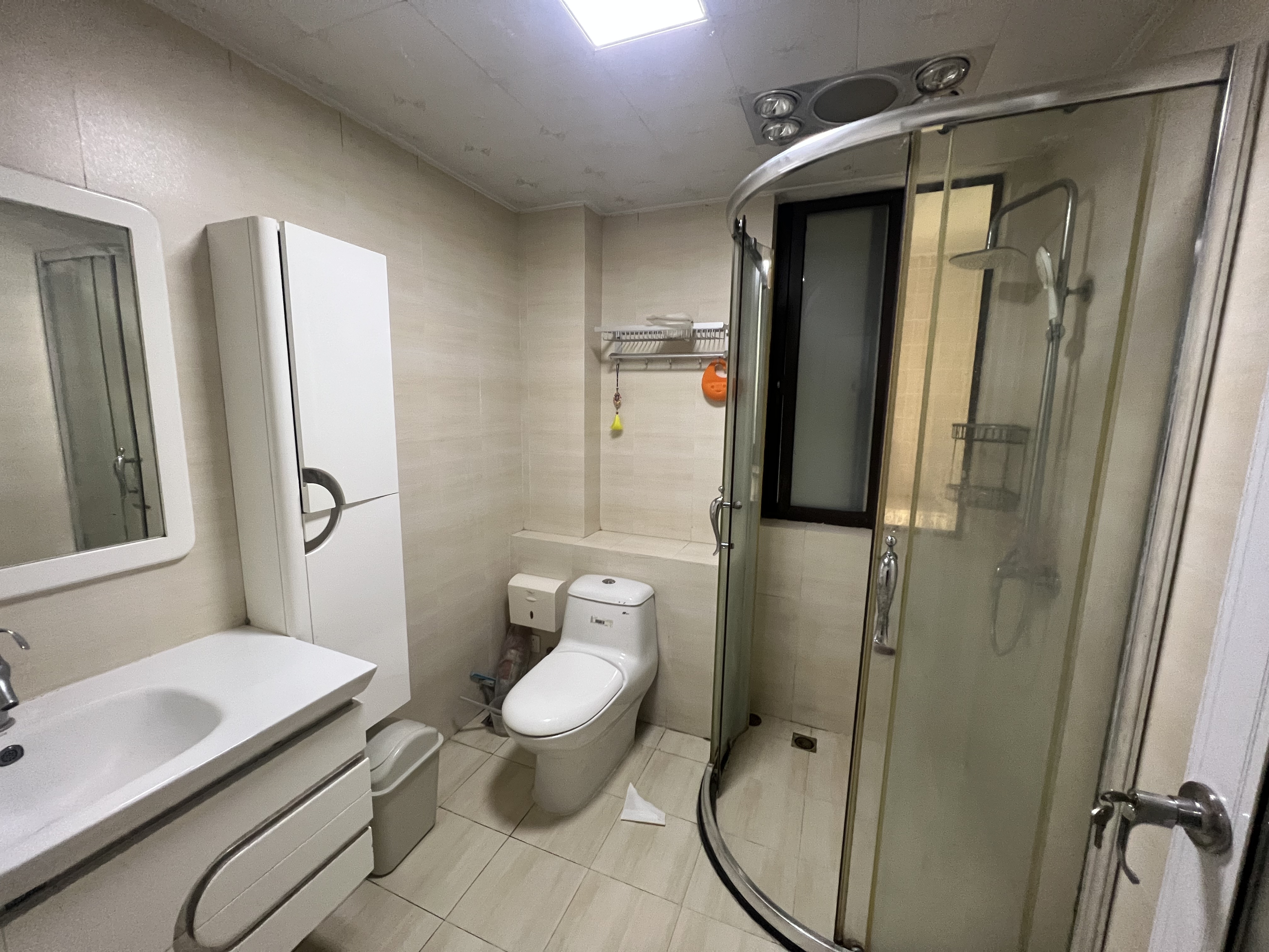 华强城 3室2厅2卫 128m&sup2;
