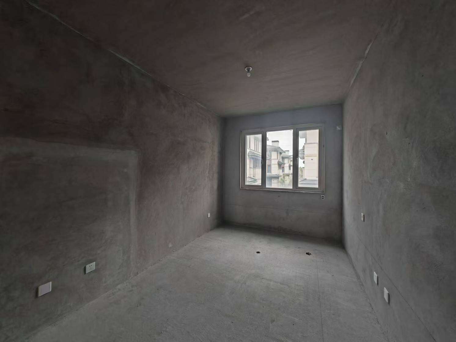 东宝&middot;怡沁园 5室2厅2卫 331m&sup2;