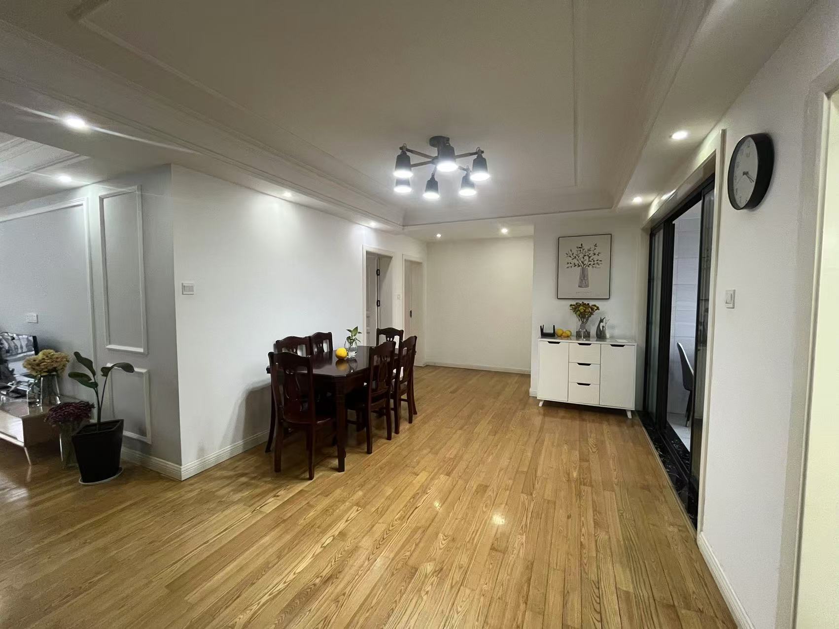 朝晖花园 5室2厅2卫 134.00m&sup2;