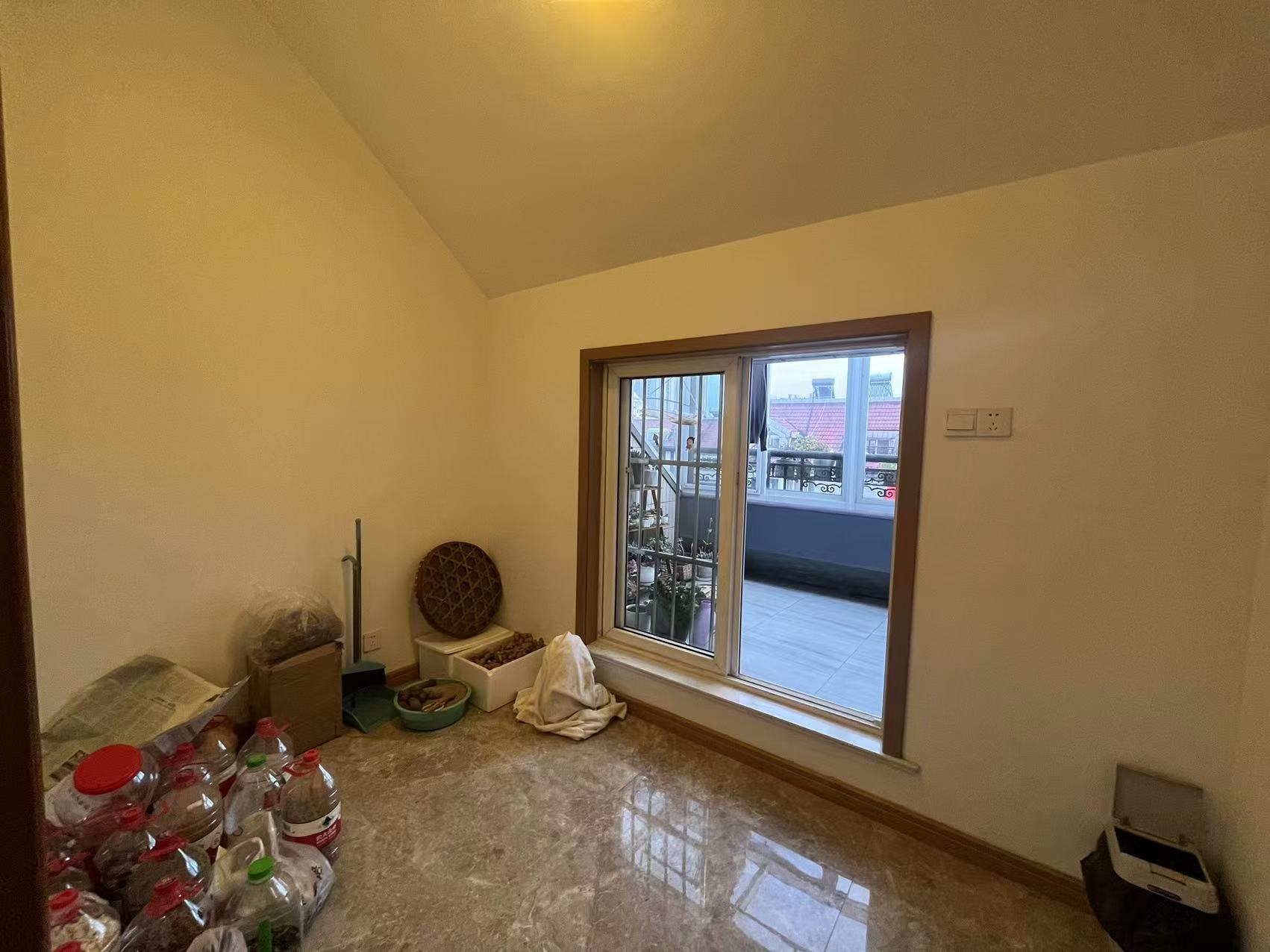 朝晖花园 5室2厅2卫 134.00m&sup2;