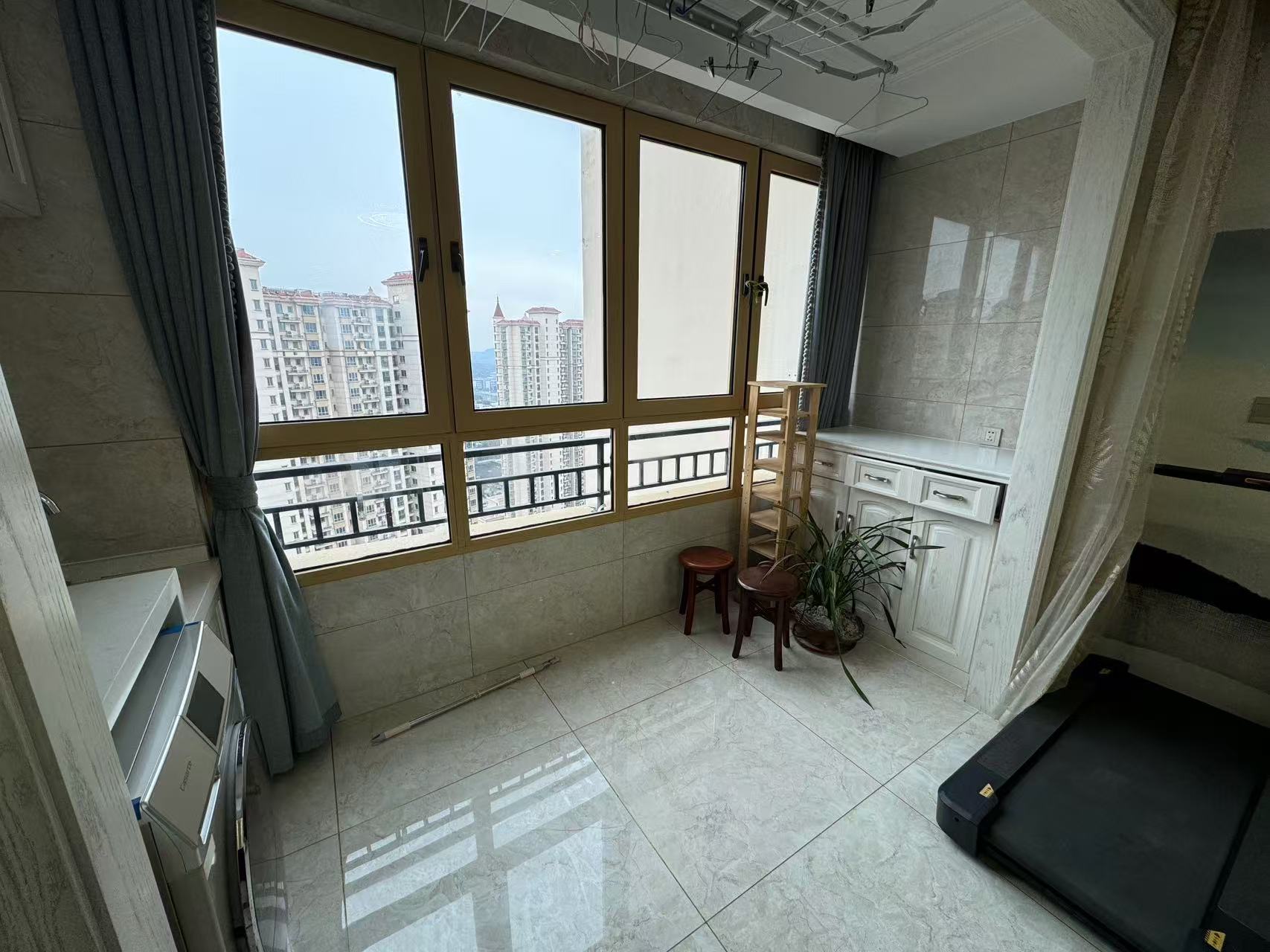 中南世纪花城三期 3室2厅2卫 125m&sup2;