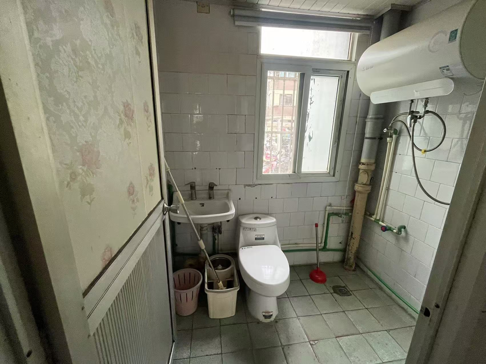 城港新村 3室1厅1卫 71m²