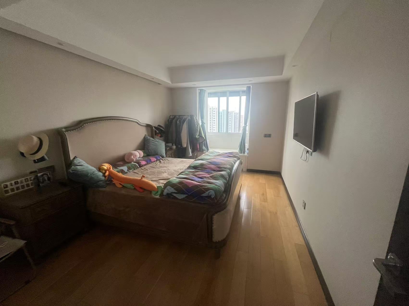 三里墩花苑二期 3室2厅1卫 137.18m&sup2;