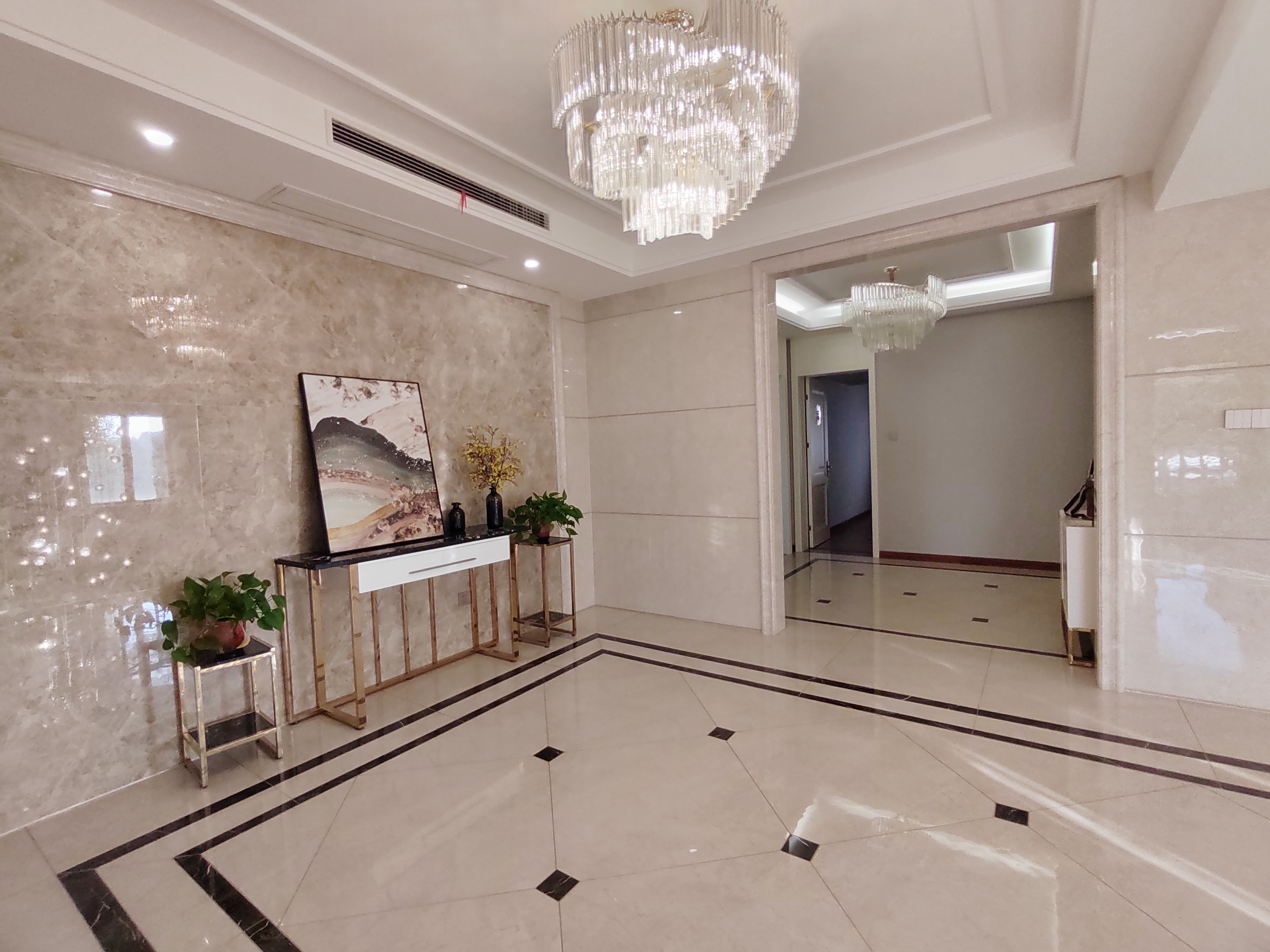 东郊庄园 4室2厅1卫 430.00m&sup2;