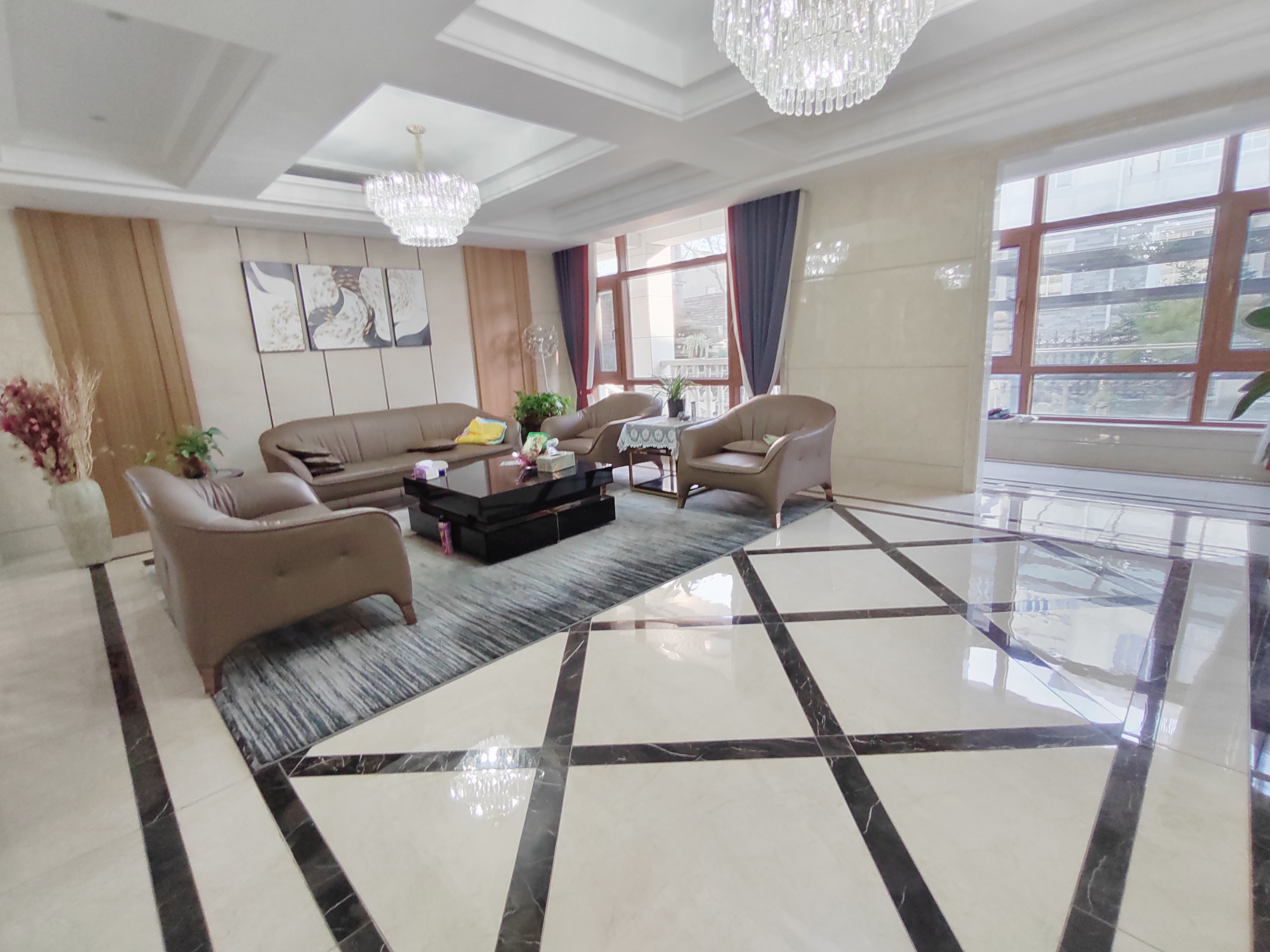 东郊庄园 4室2厅1卫 430.00m&sup2;