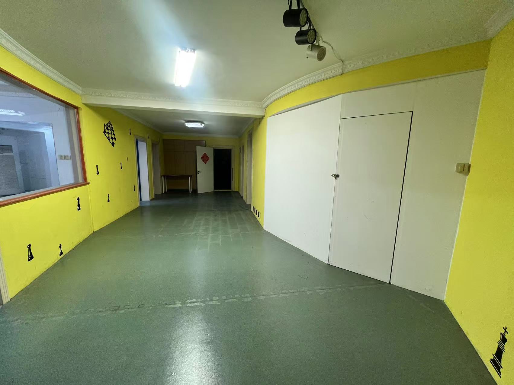华侨花苑 4室2厅1卫 180m²