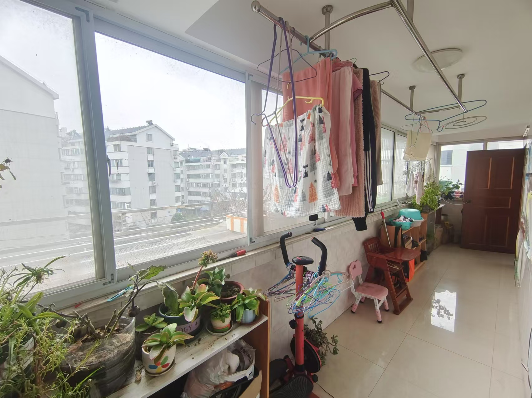 郭里园 3室2厅2卫 141.9m&sup2;