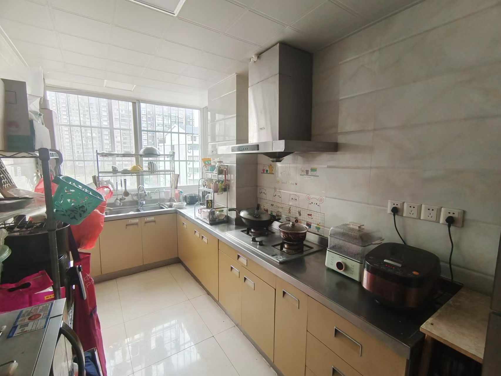 郭里园 3室2厅2卫 141.9m&sup2;