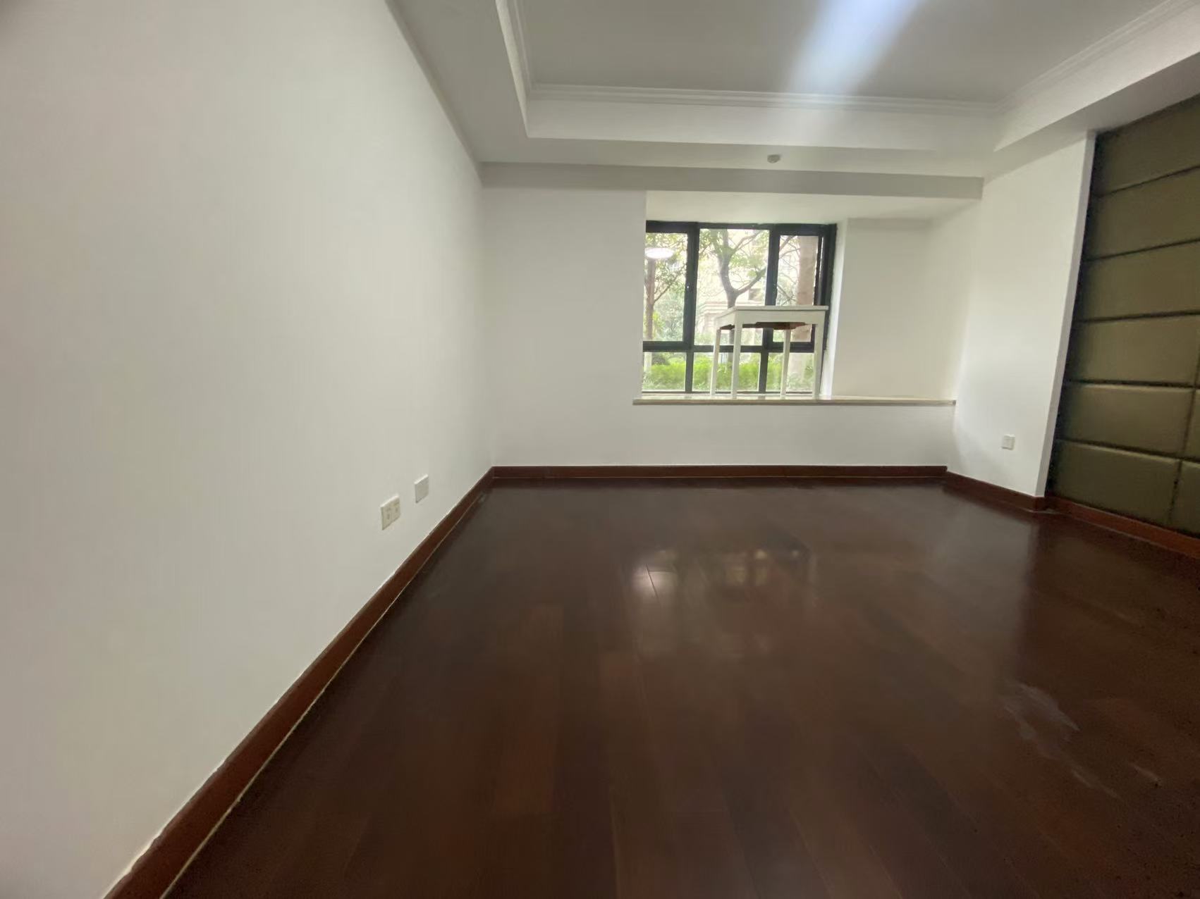 金鼎湾花园 3室2厅2卫 165.32m&sup2;