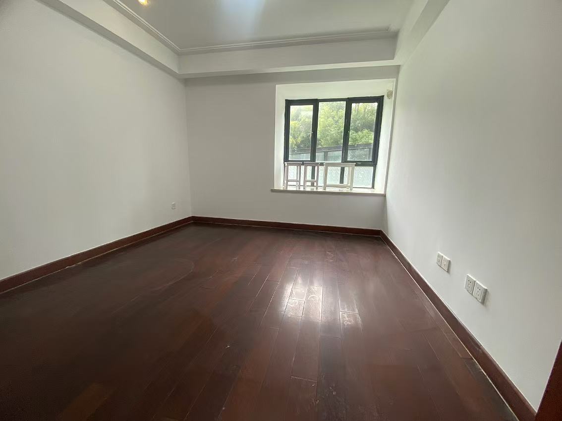 金鼎湾花园 3室2厅2卫 165.32m&sup2;