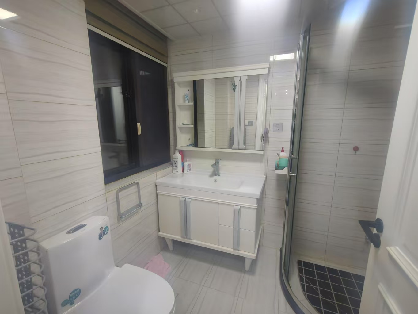 湖畔天下 3室2厅2卫 136.00m²