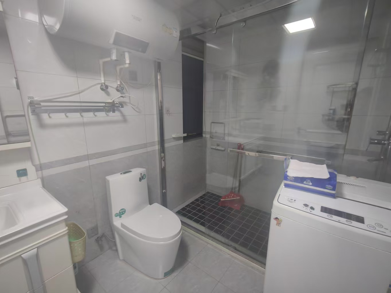 湖畔天下 3室2厅2卫 136.00m²
