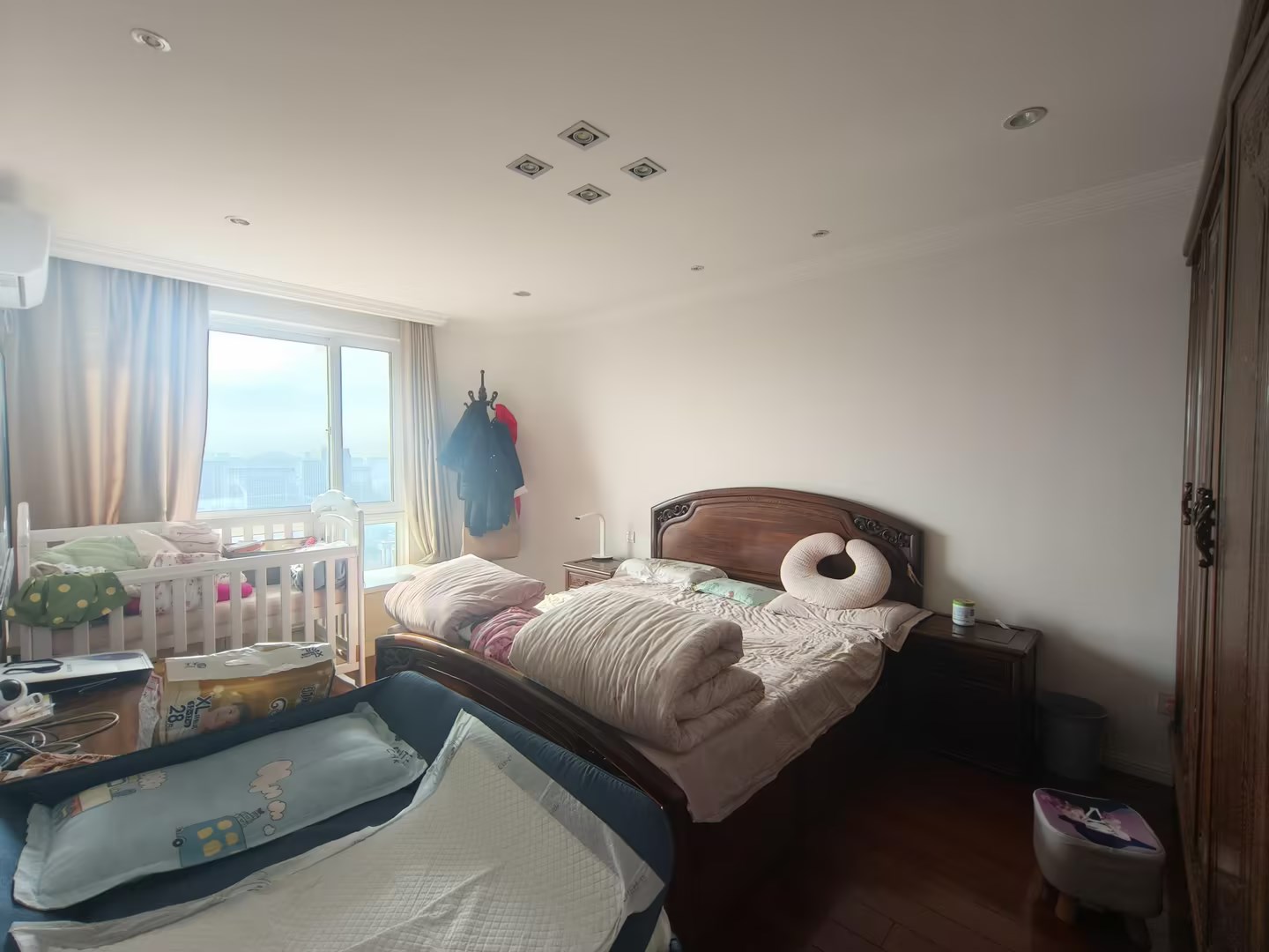 锦峰大厦 3室2厅2卫 164.00m²