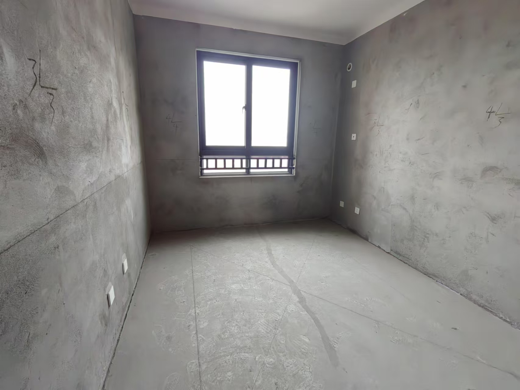 保利香槟国际 4室2厅2卫 156m&sup2;