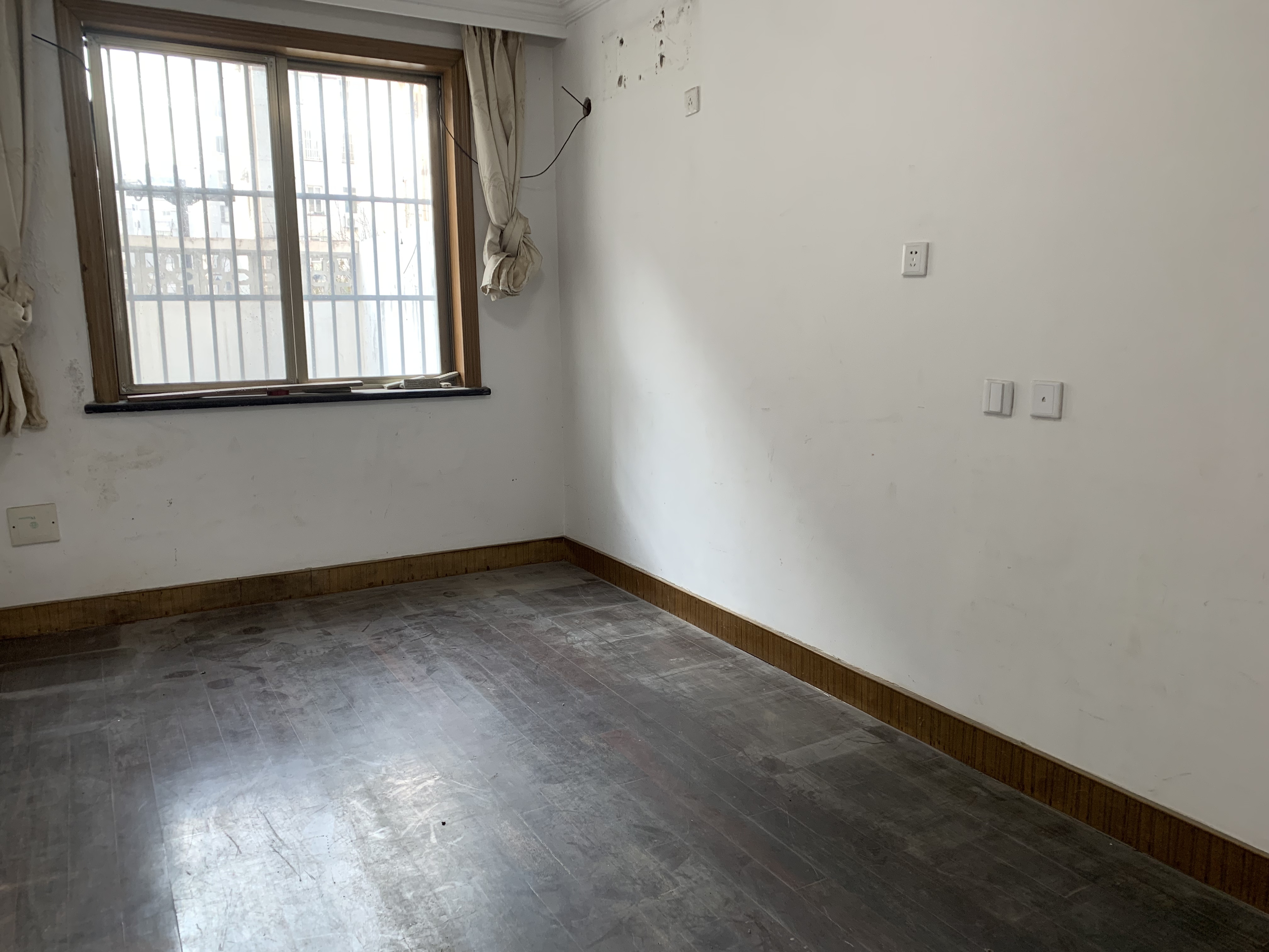 郭里园 3室1厅1卫 80.35m&sup2;
