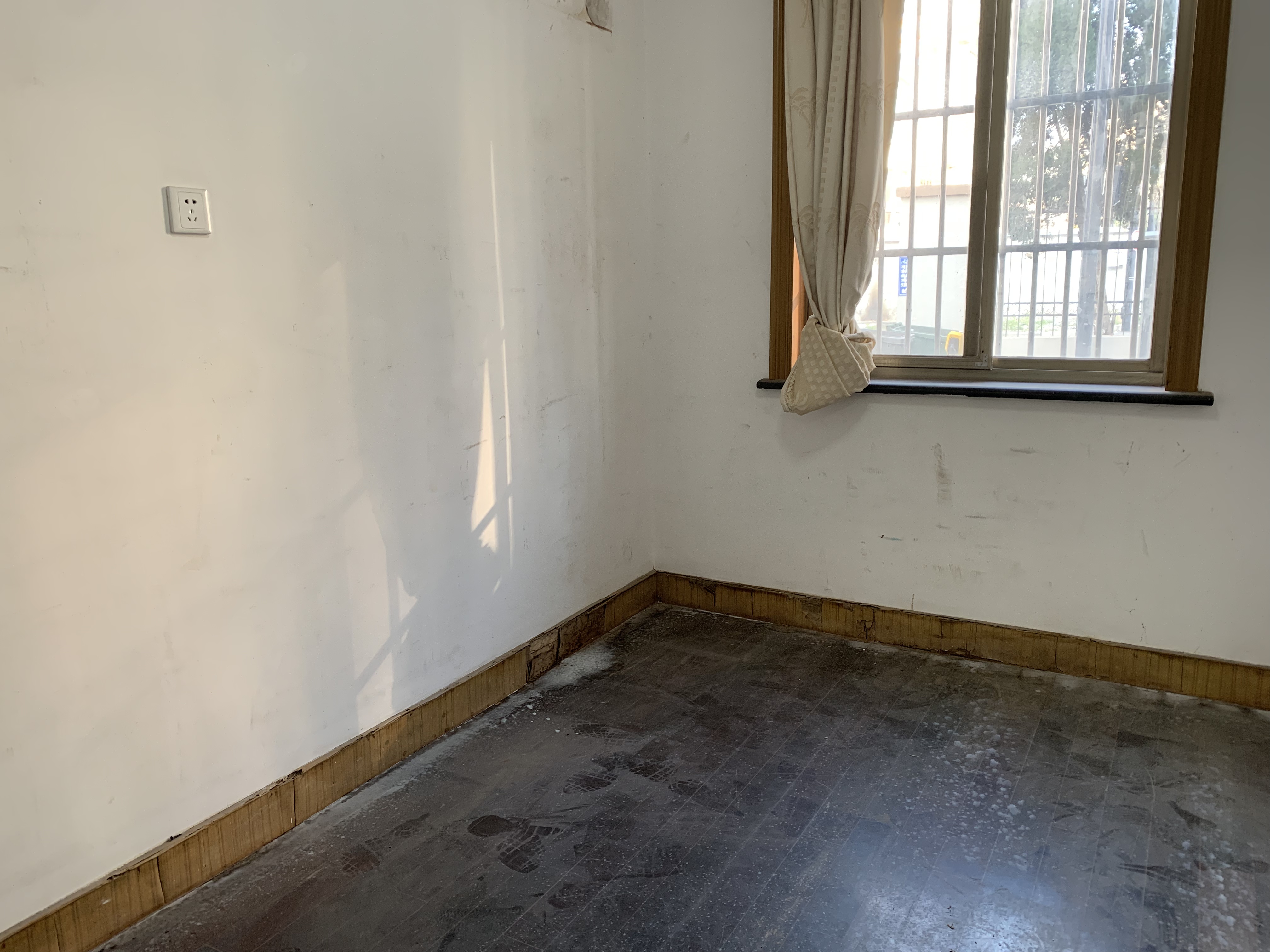 郭里园 3室1厅1卫 80.35m&sup2;