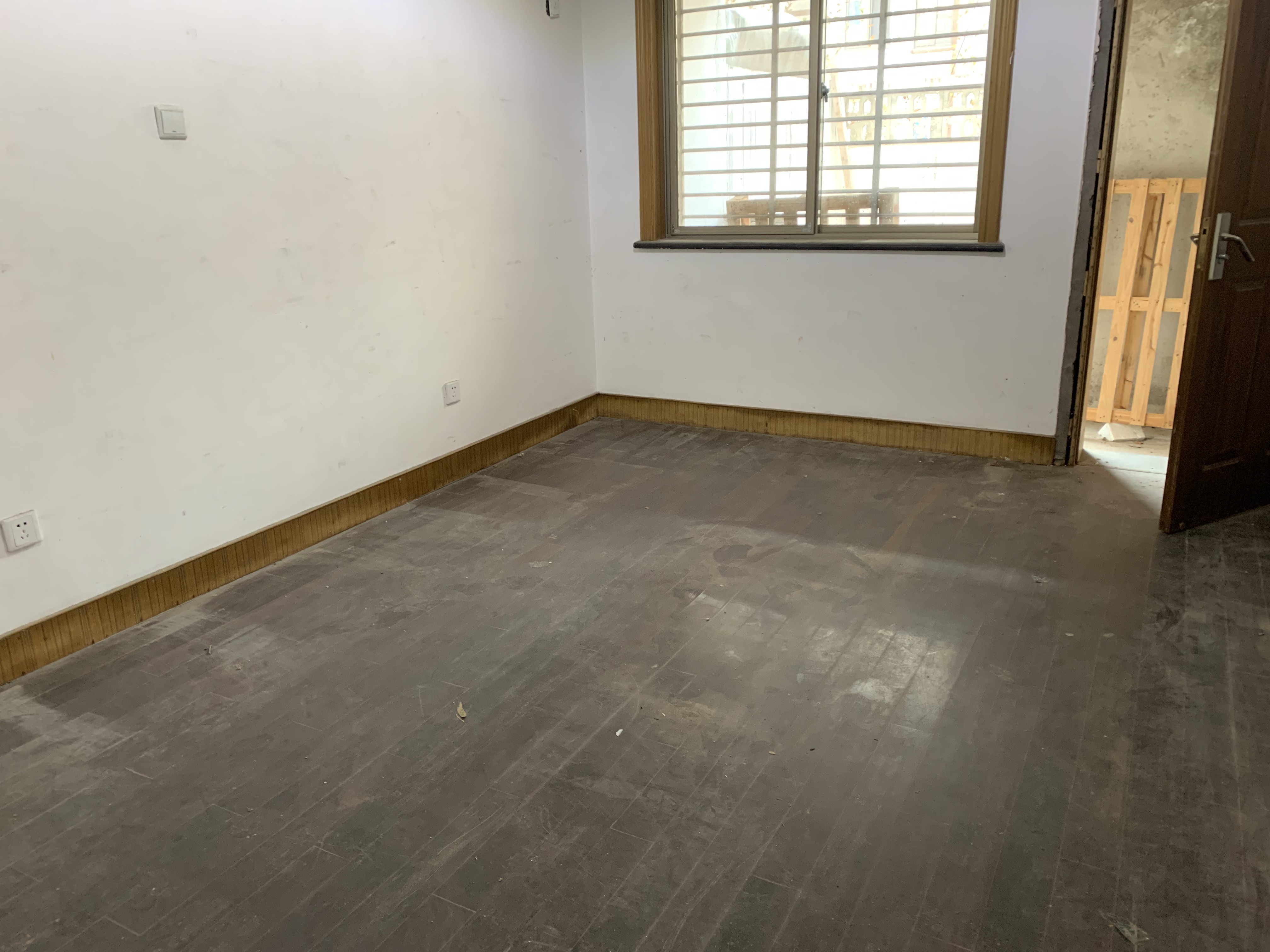 郭里园 3室1厅1卫 80.35m&sup2;