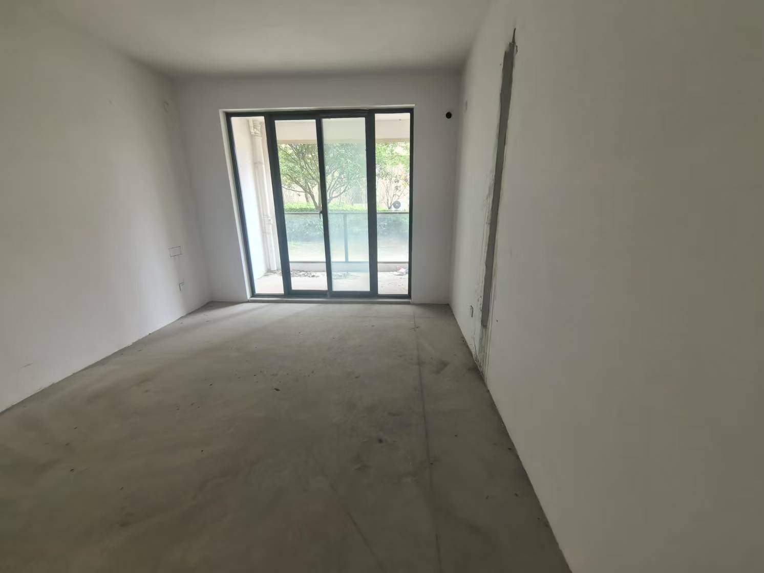 湖畔天下 3室2厅2卫 133m&sup2;