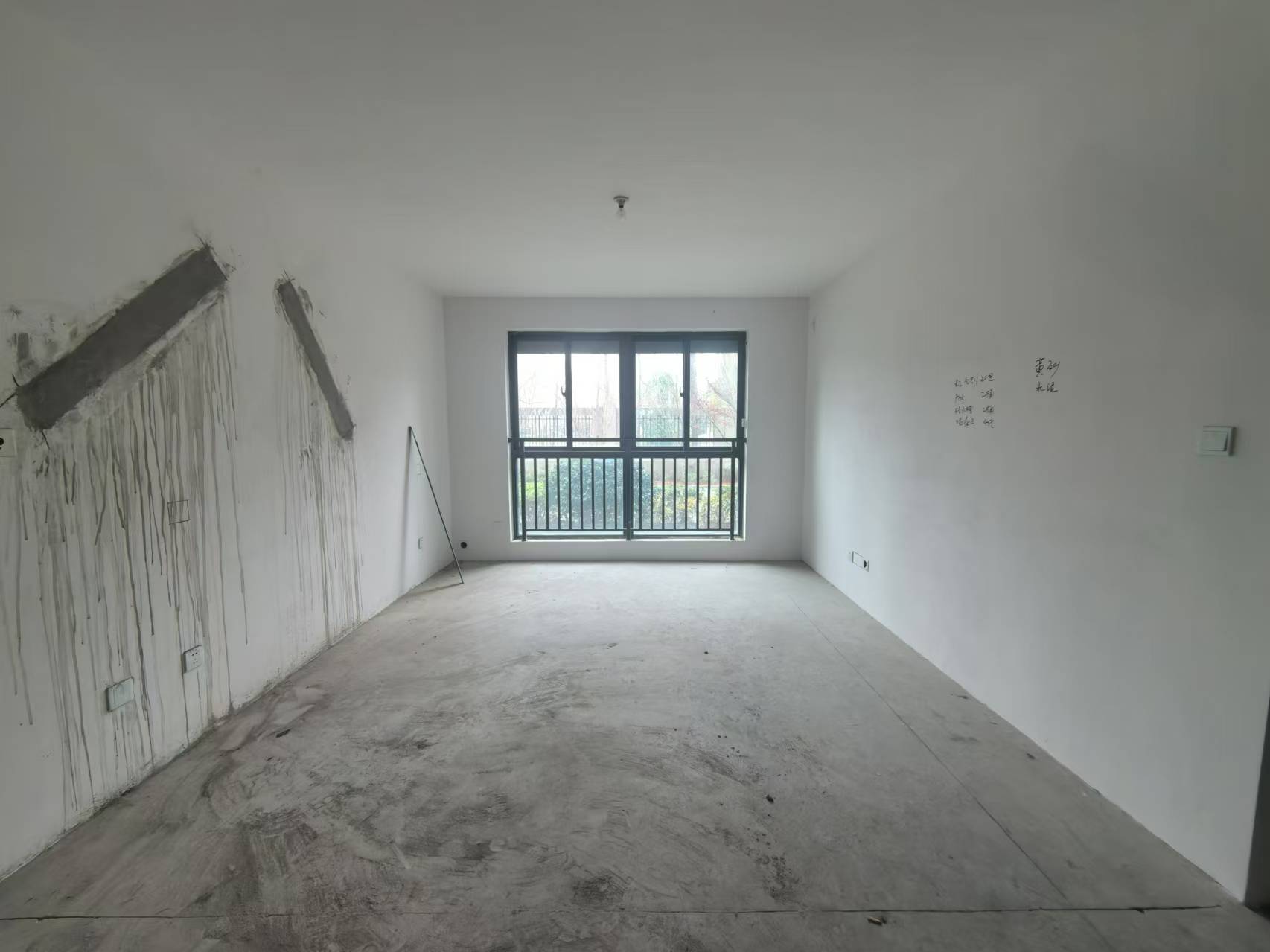 湖畔天下 3室2厅2卫 133m&sup2;