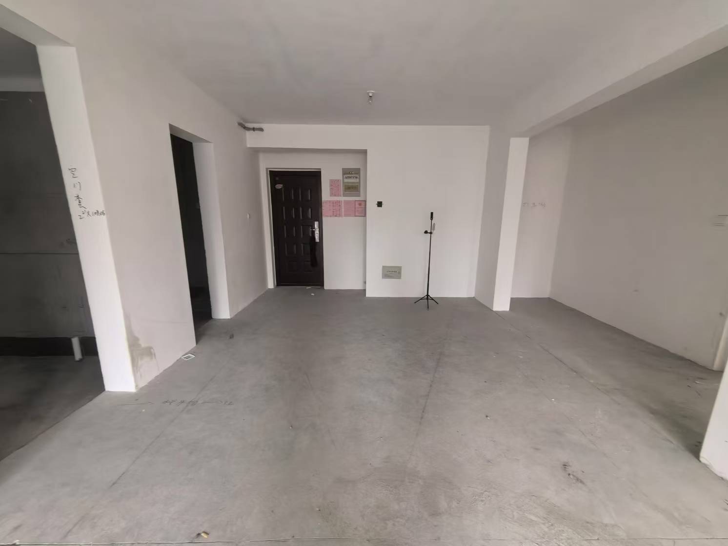 湖畔天下 3室2厅2卫 133m²
