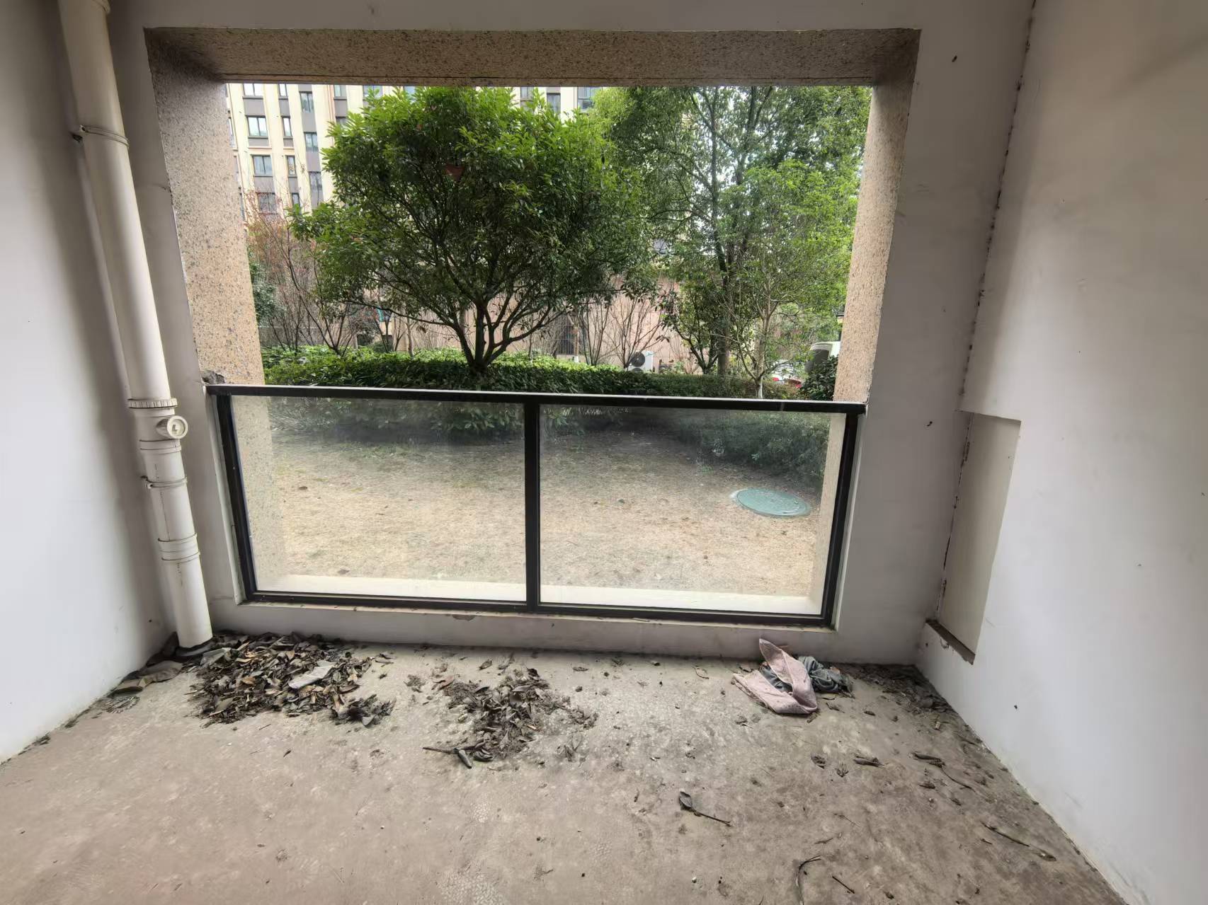 湖畔天下 3室2厅2卫 133m&sup2;