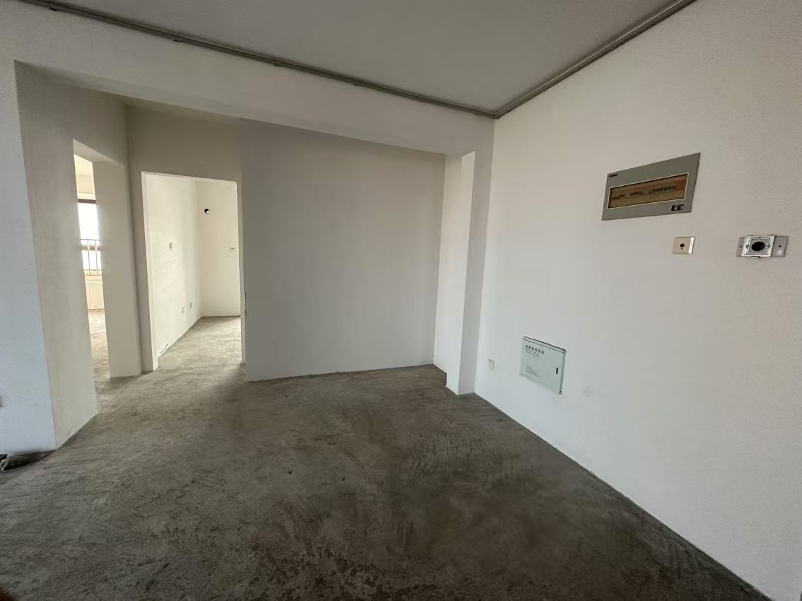 万濠星城 3室2厅2卫 128m²