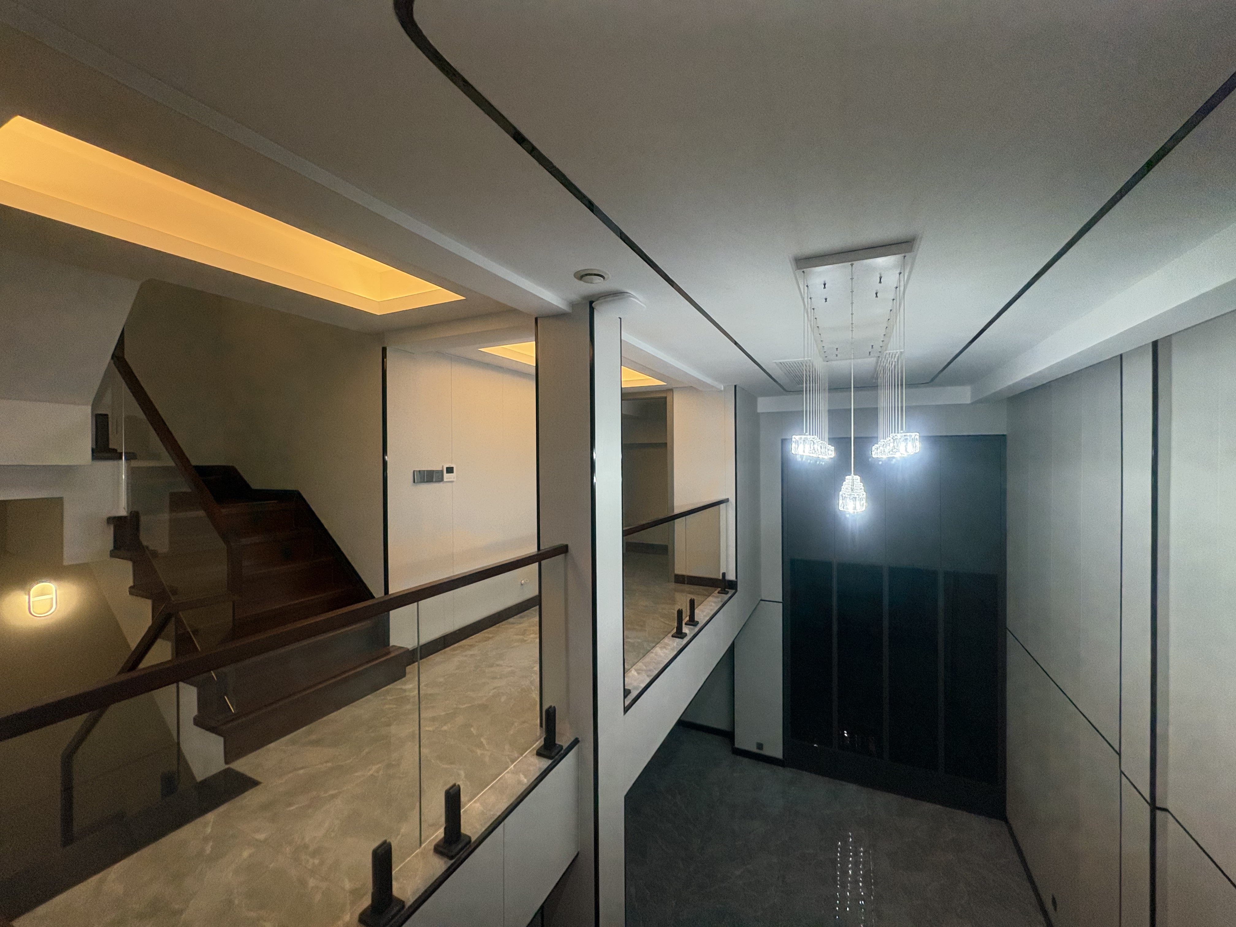 湖山源著 4室3厅2卫 220.00m²