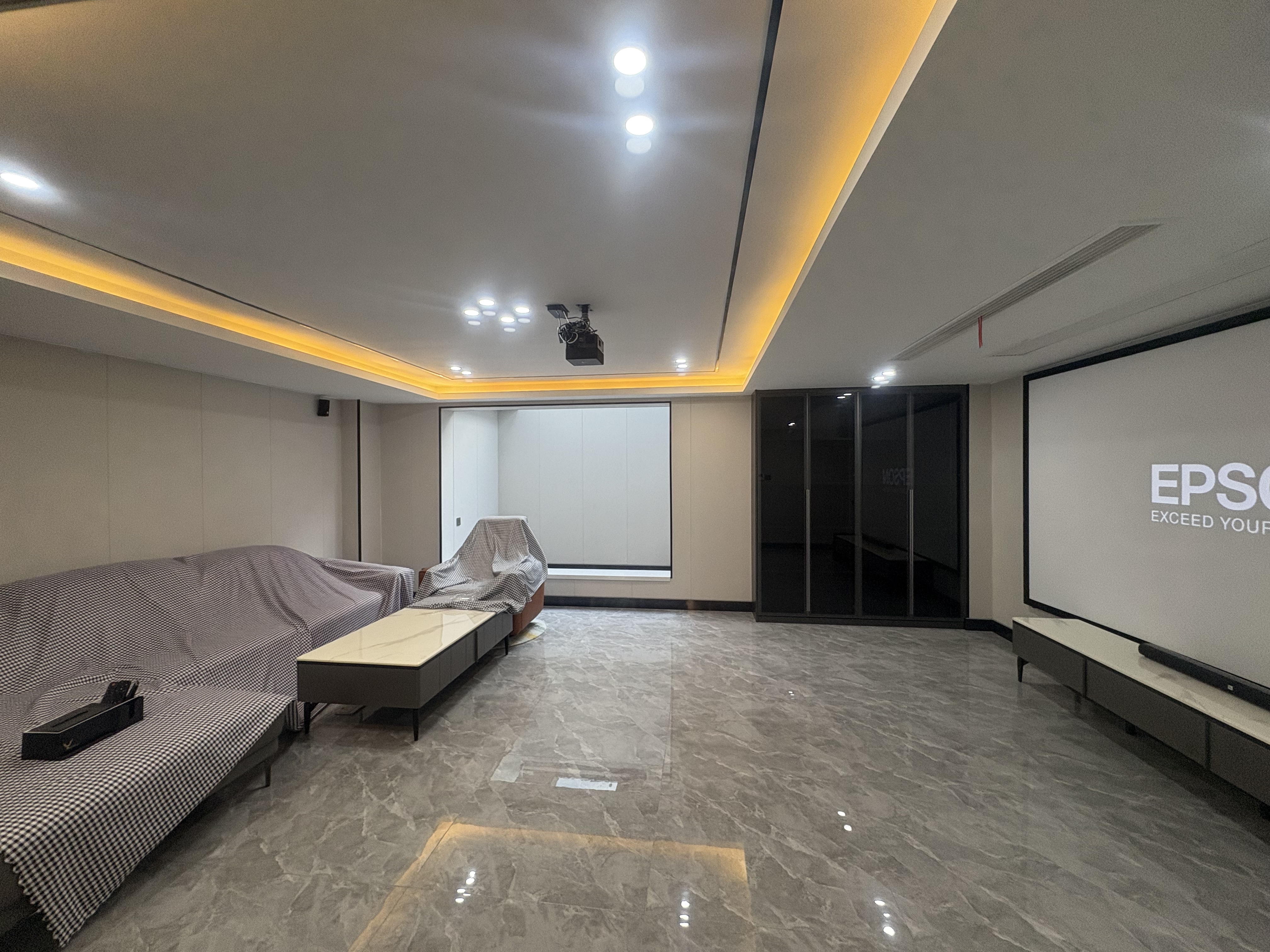 湖山源著 4室3厅2卫 220.00m&sup2;