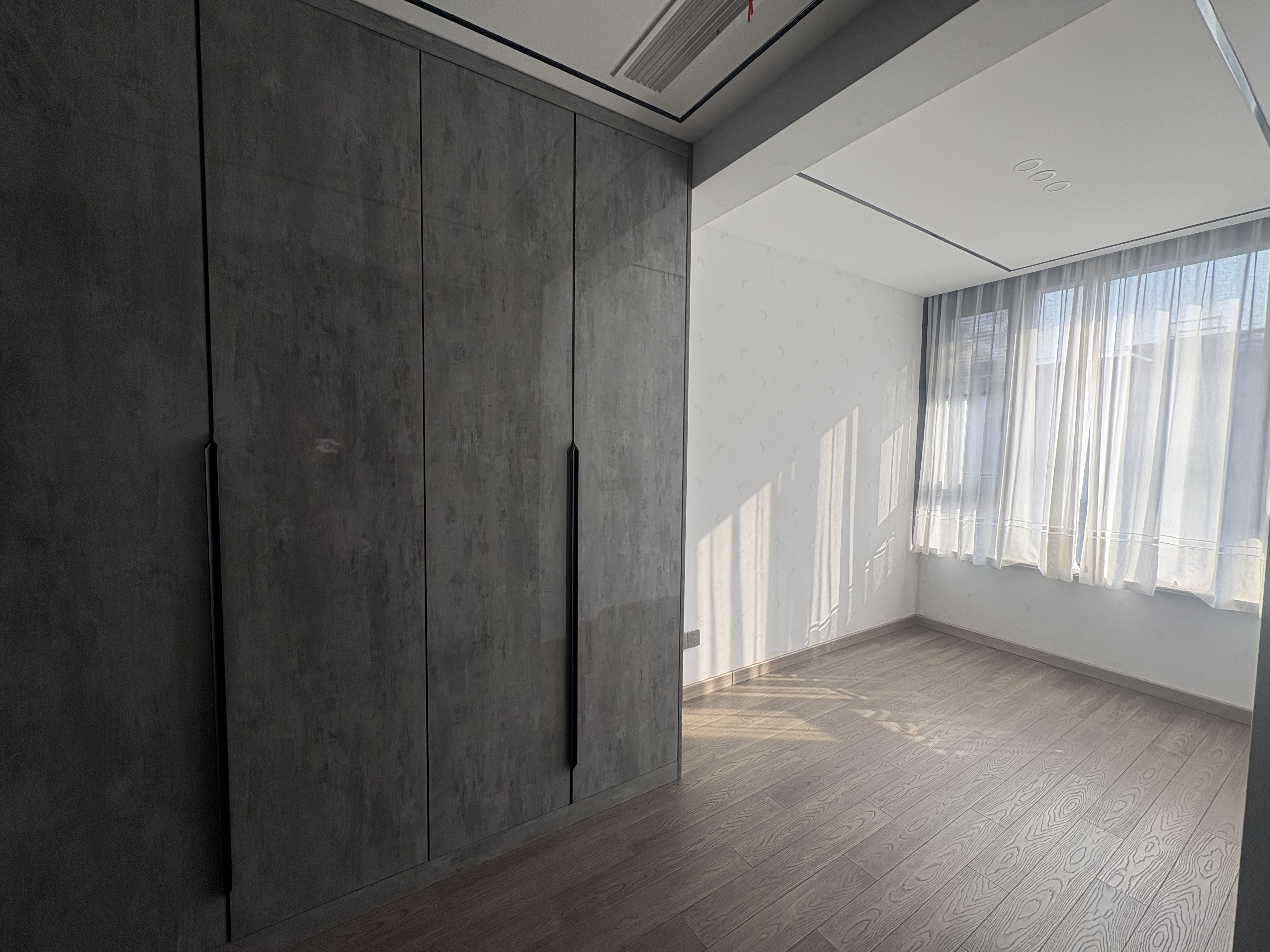 湖山源著 4室3厅2卫 220.00m&sup2;