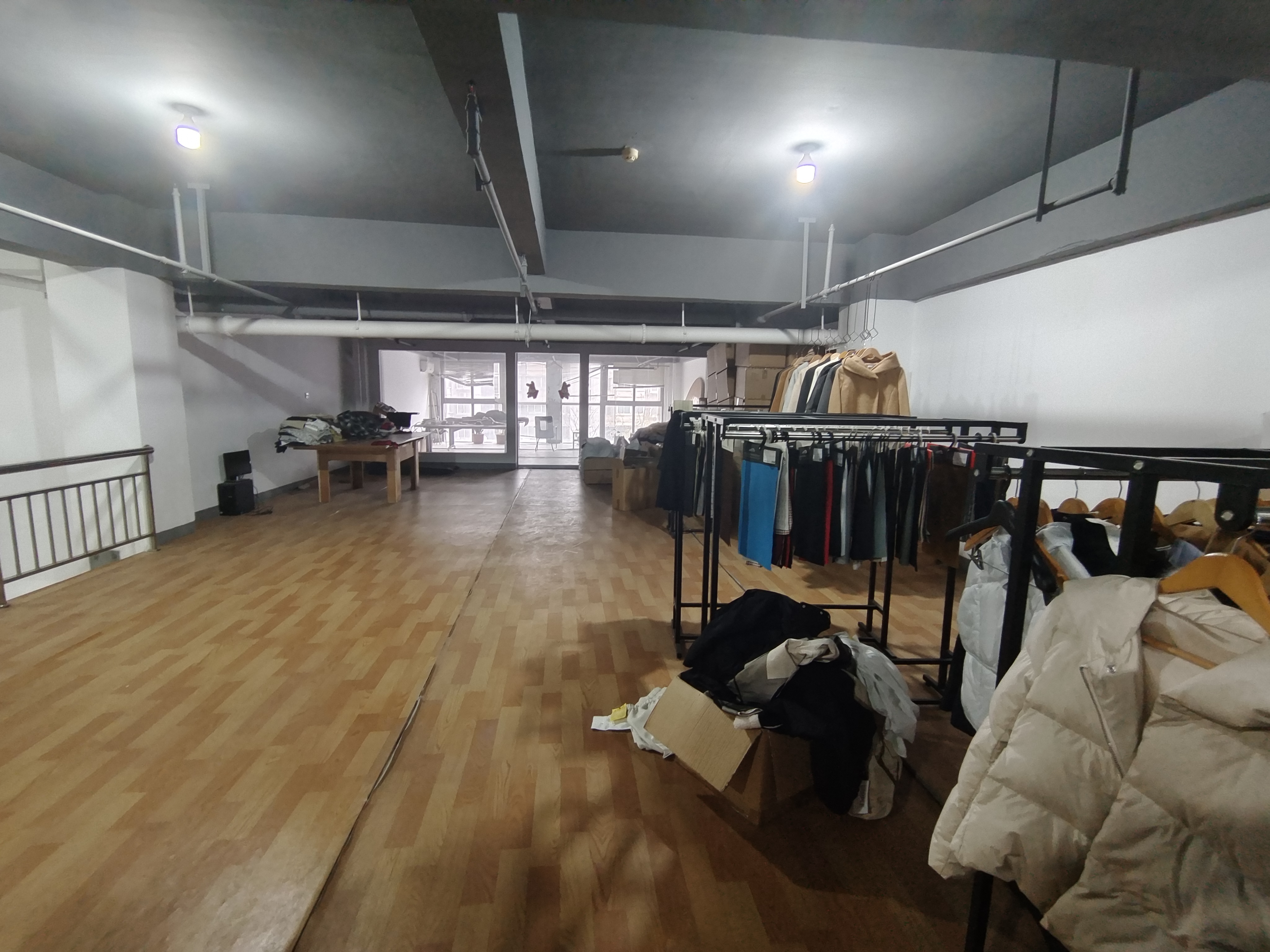 太阳鑫城 1室1厅1卫 246m&sup2;