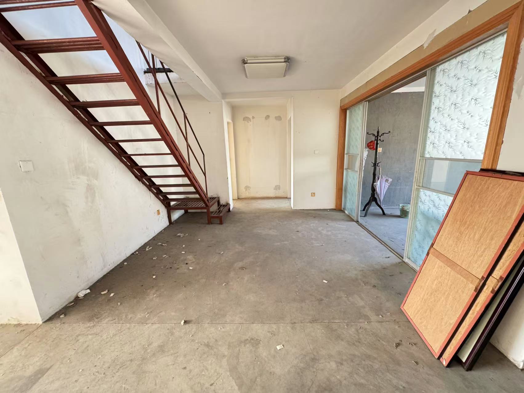 虹桥新苑 5室4厅1卫 237m²