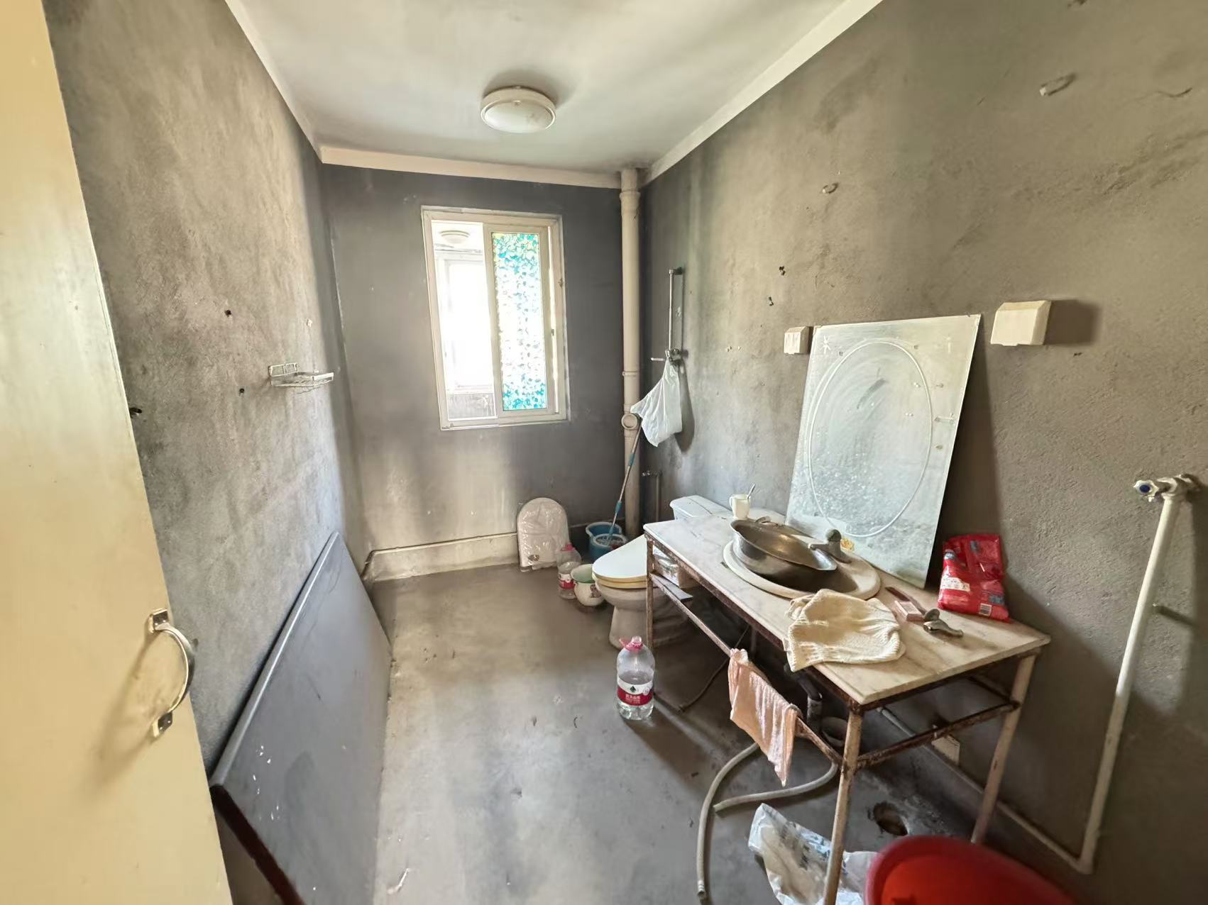 虹桥新苑 5室4厅1卫 237m²