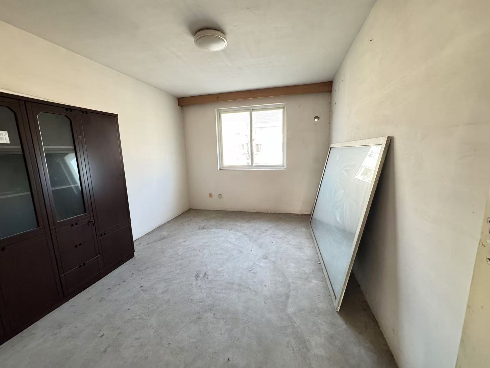 虹桥新苑 5室4厅1卫 237m²