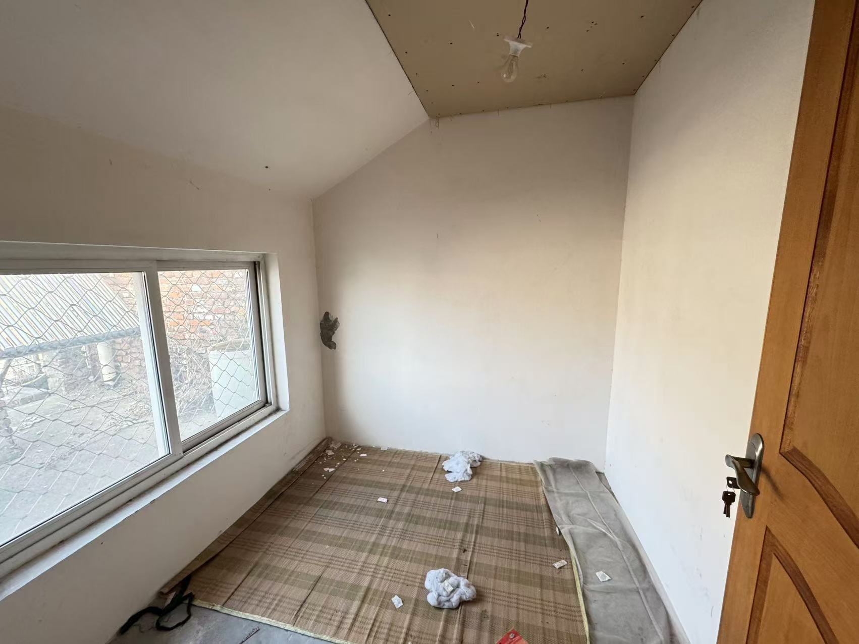 虹桥新苑 5室4厅1卫 237m²