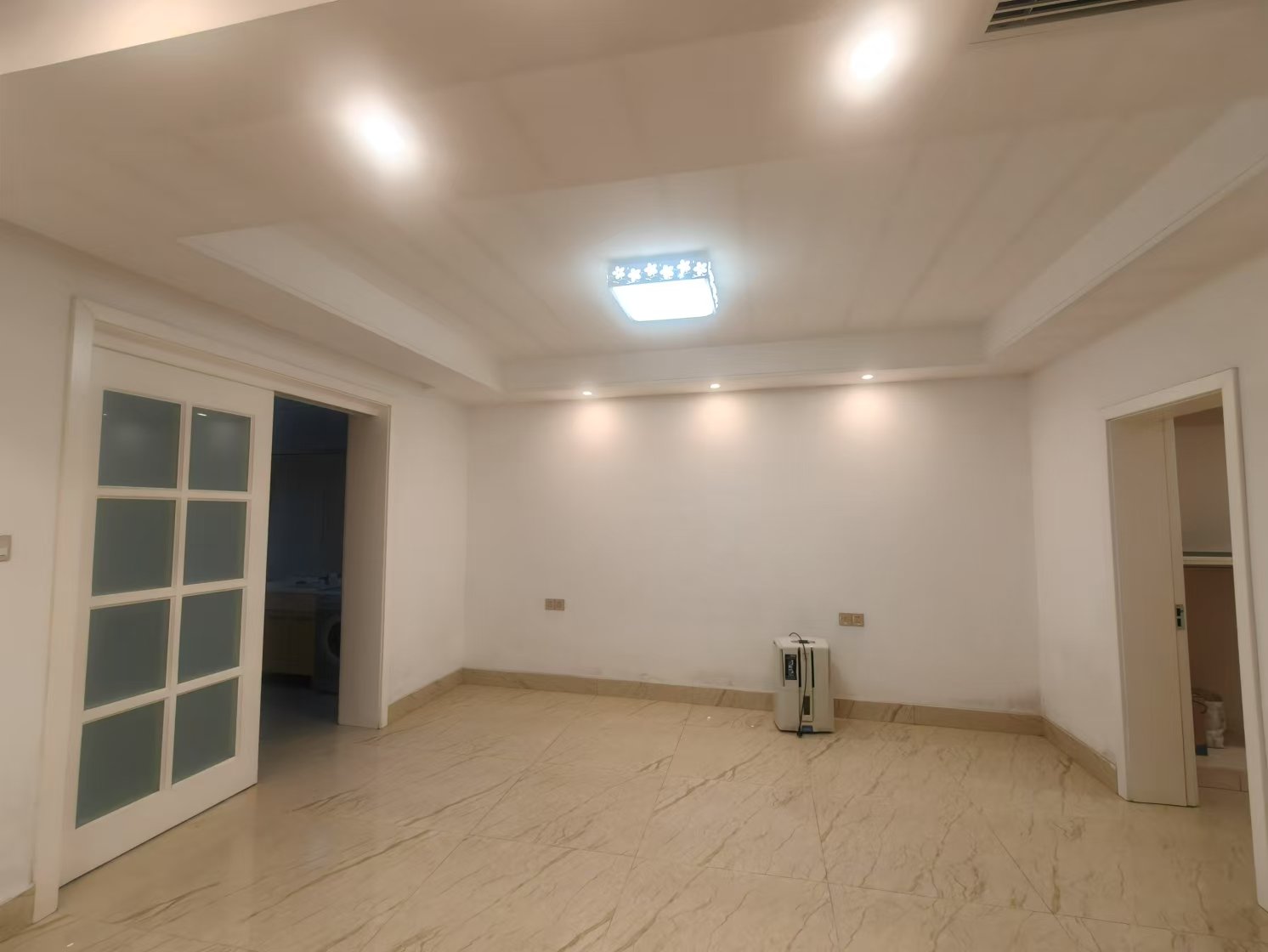 军山花园 4室2厅2卫 167m²