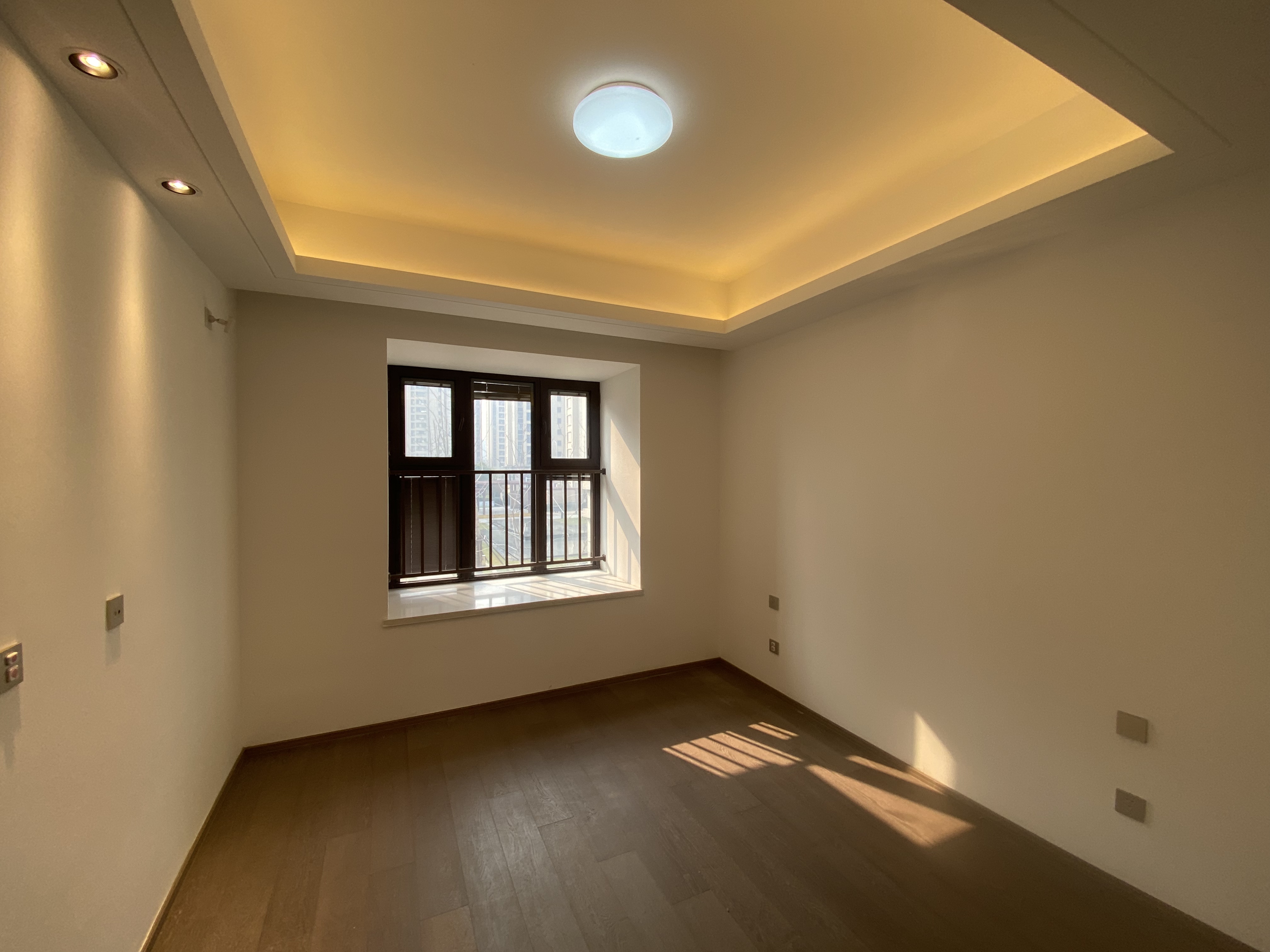 珑府 4室2厅2卫 175m&sup2;
