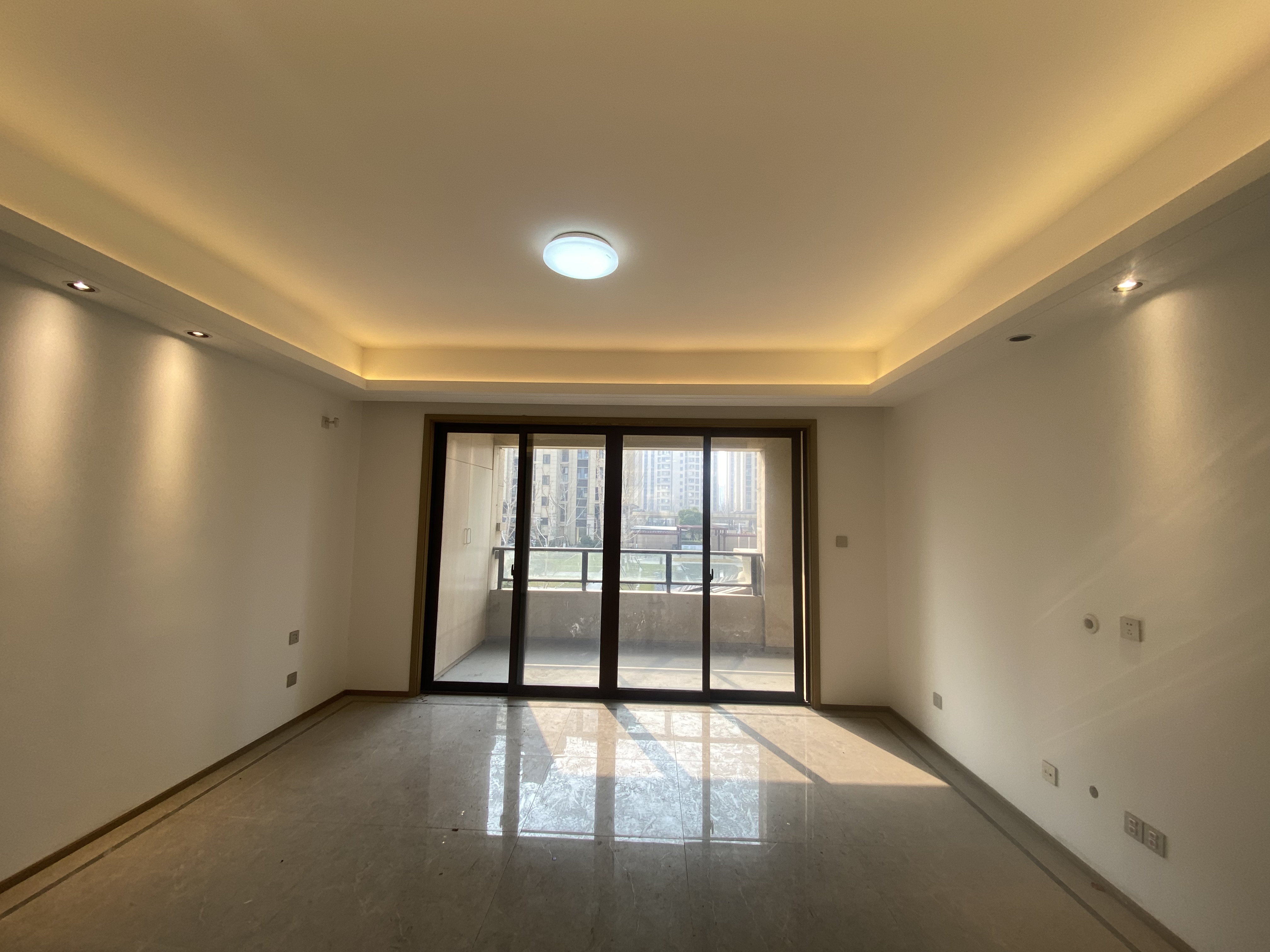 珑府 4室2厅2卫 175m&sup2;