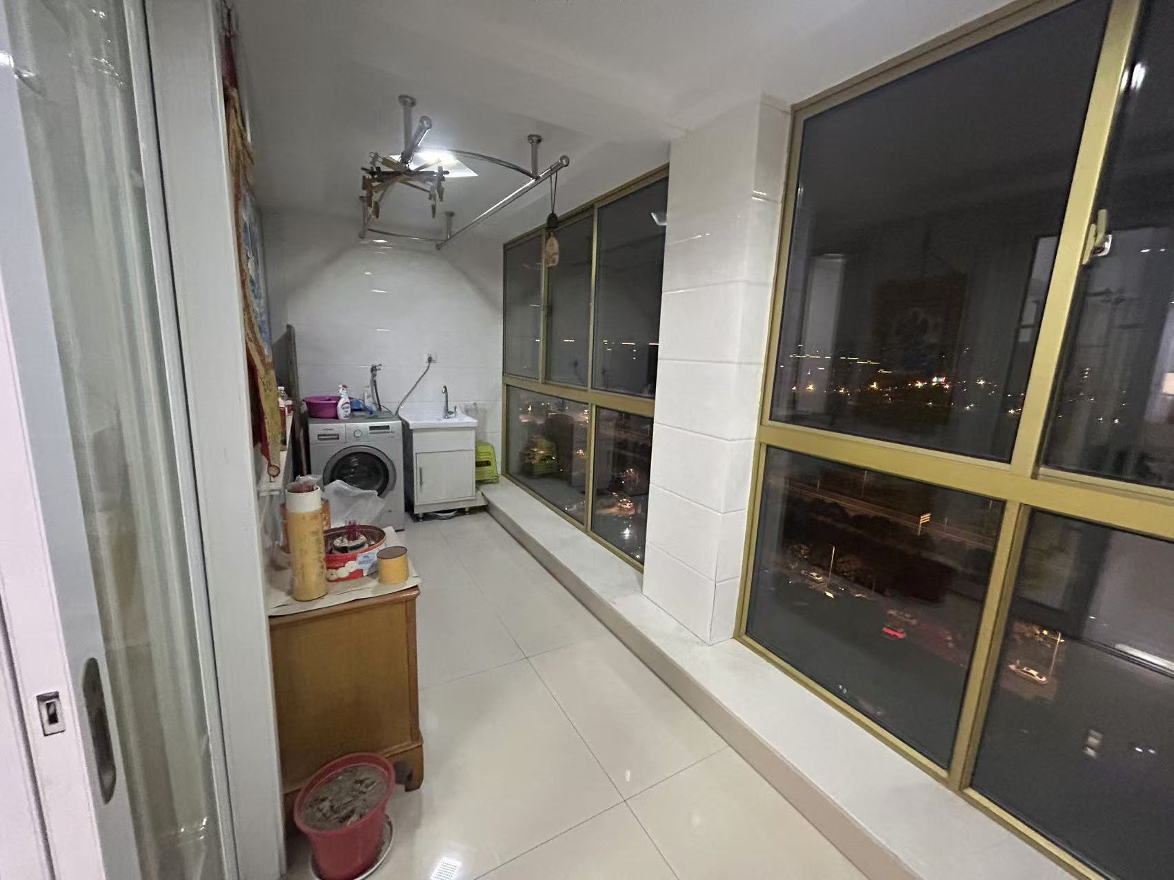恒盛豪庭 3室2厅1卫 133m&sup2;