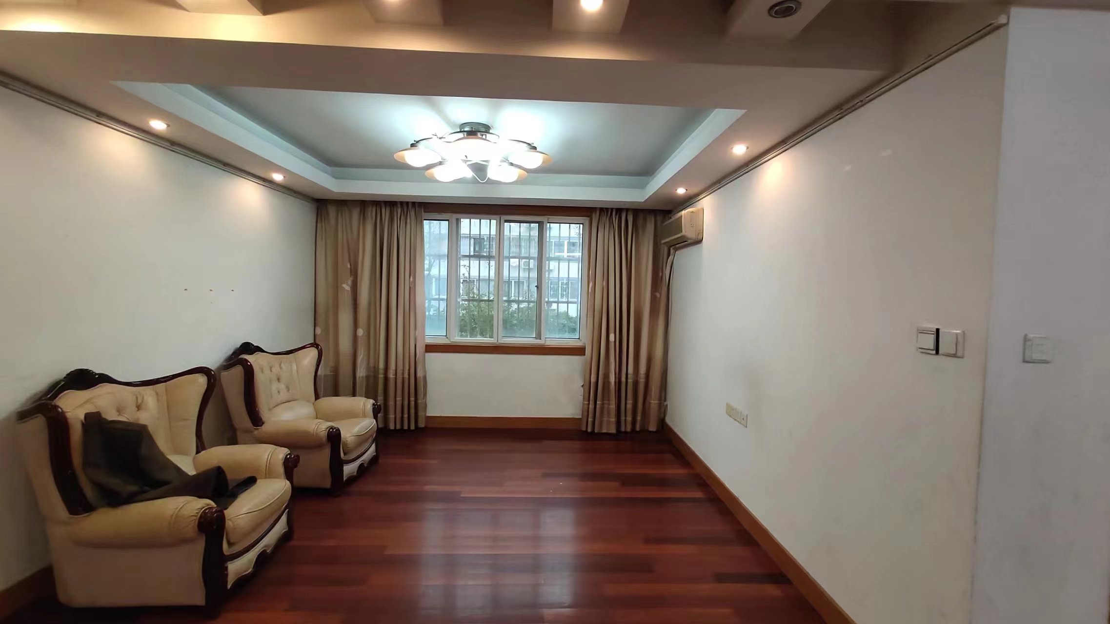 新桥北村 3室2厅1卫 140m²
