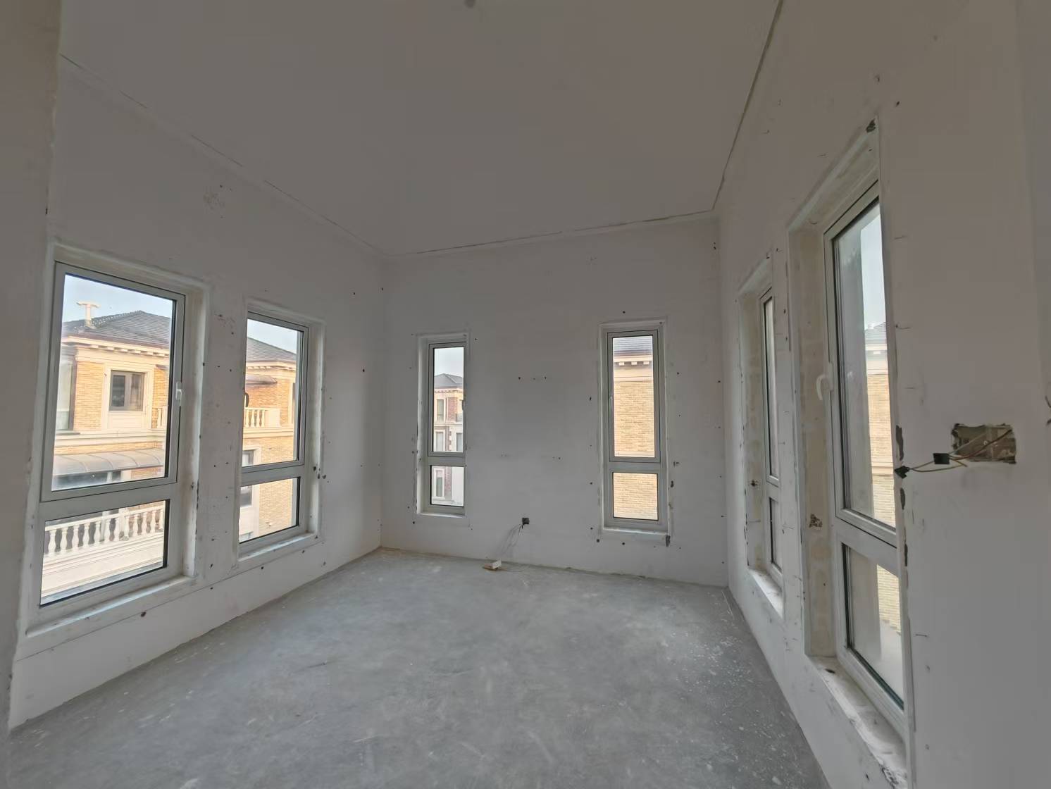 顺发御园 5室3厅3卫 311.7m&sup2;
