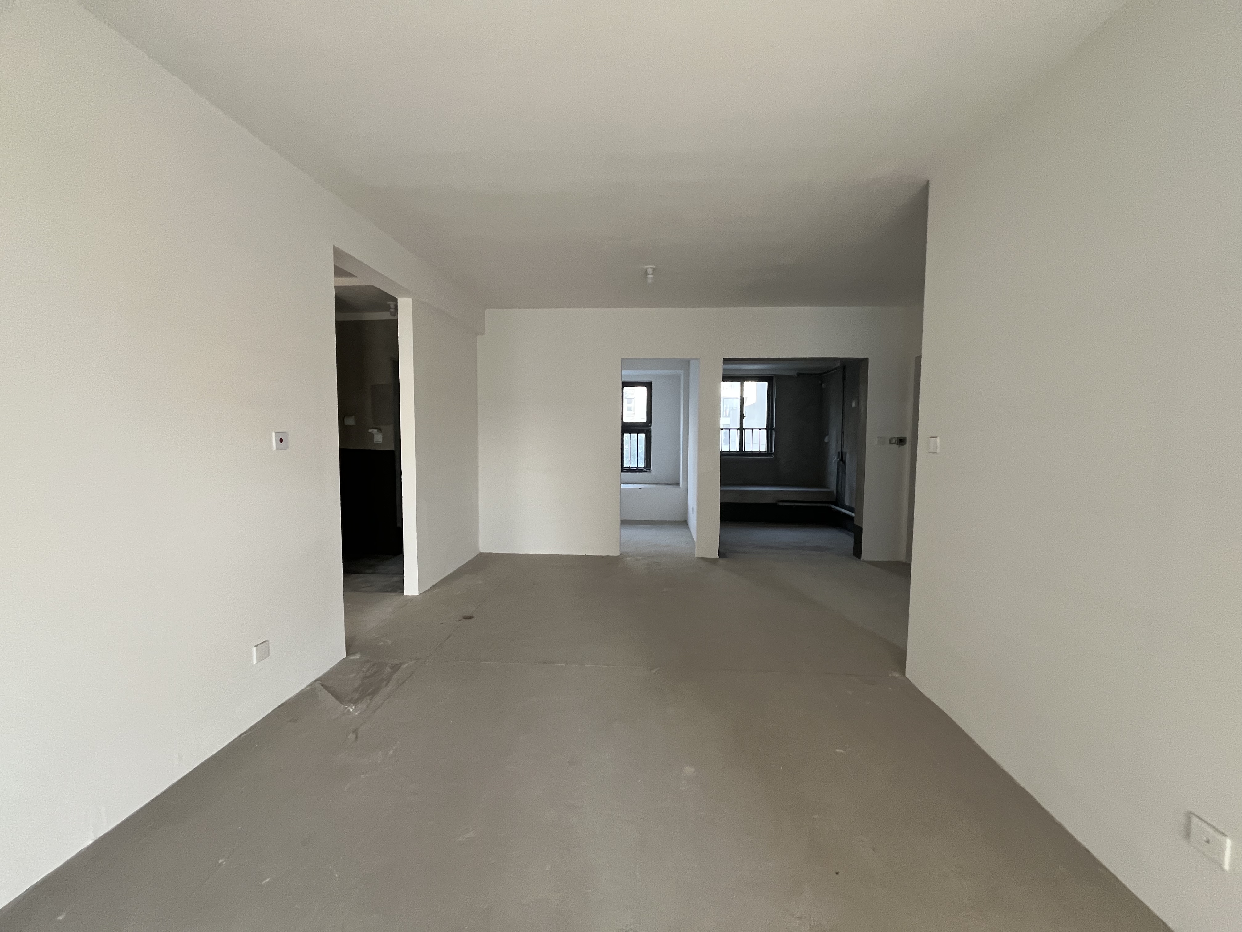 东时区 3室2厅2卫 96m²