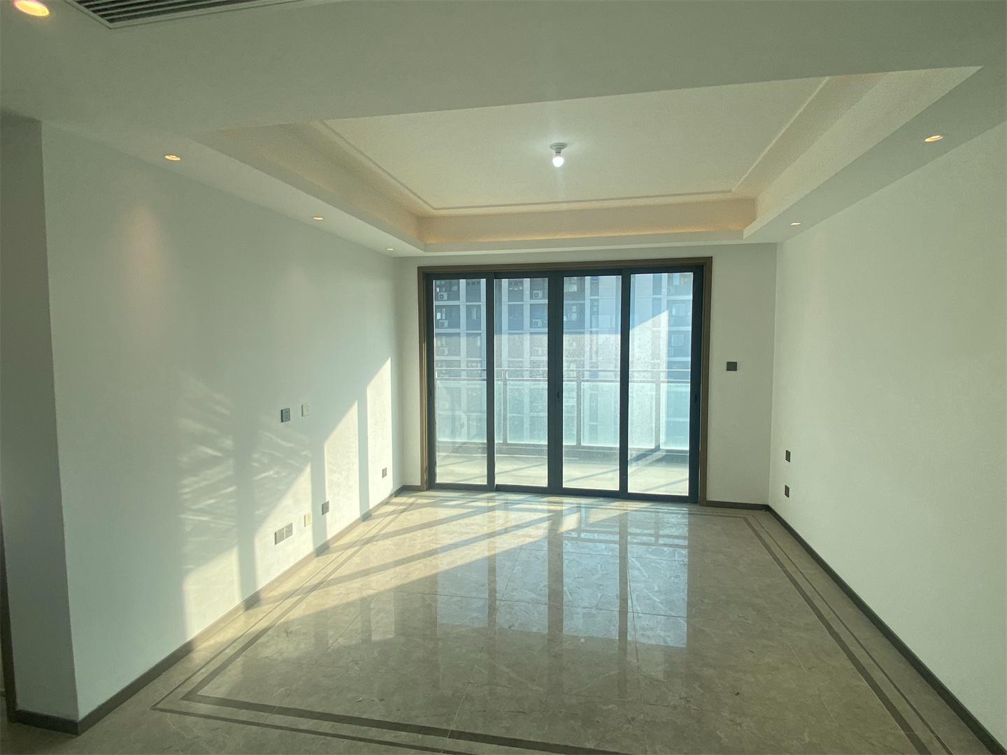都会沁园 3室2厅2卫 122.00m&sup2;