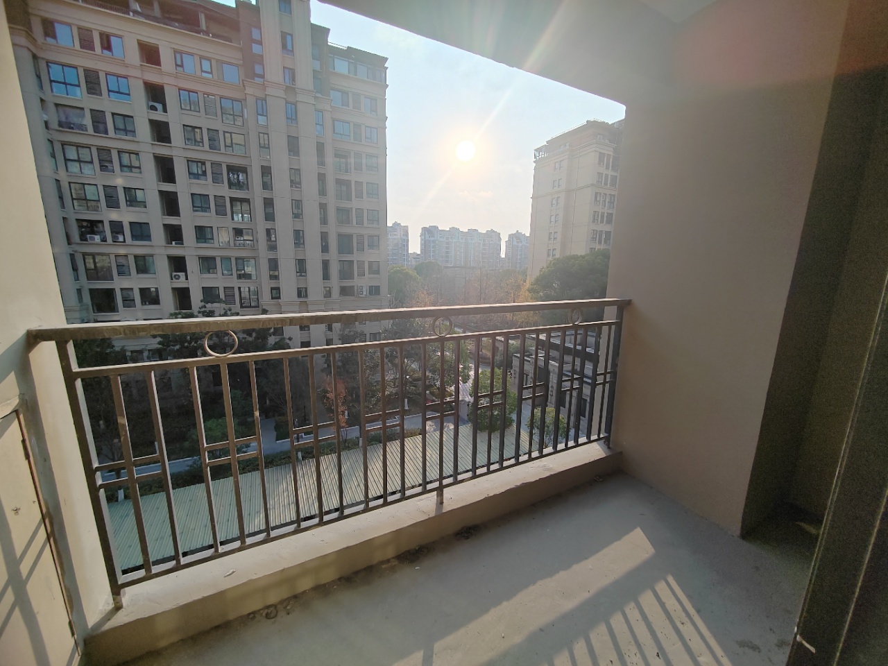 和融&bull;优山美地名邸 3室2厅2卫 127.88m&sup2;