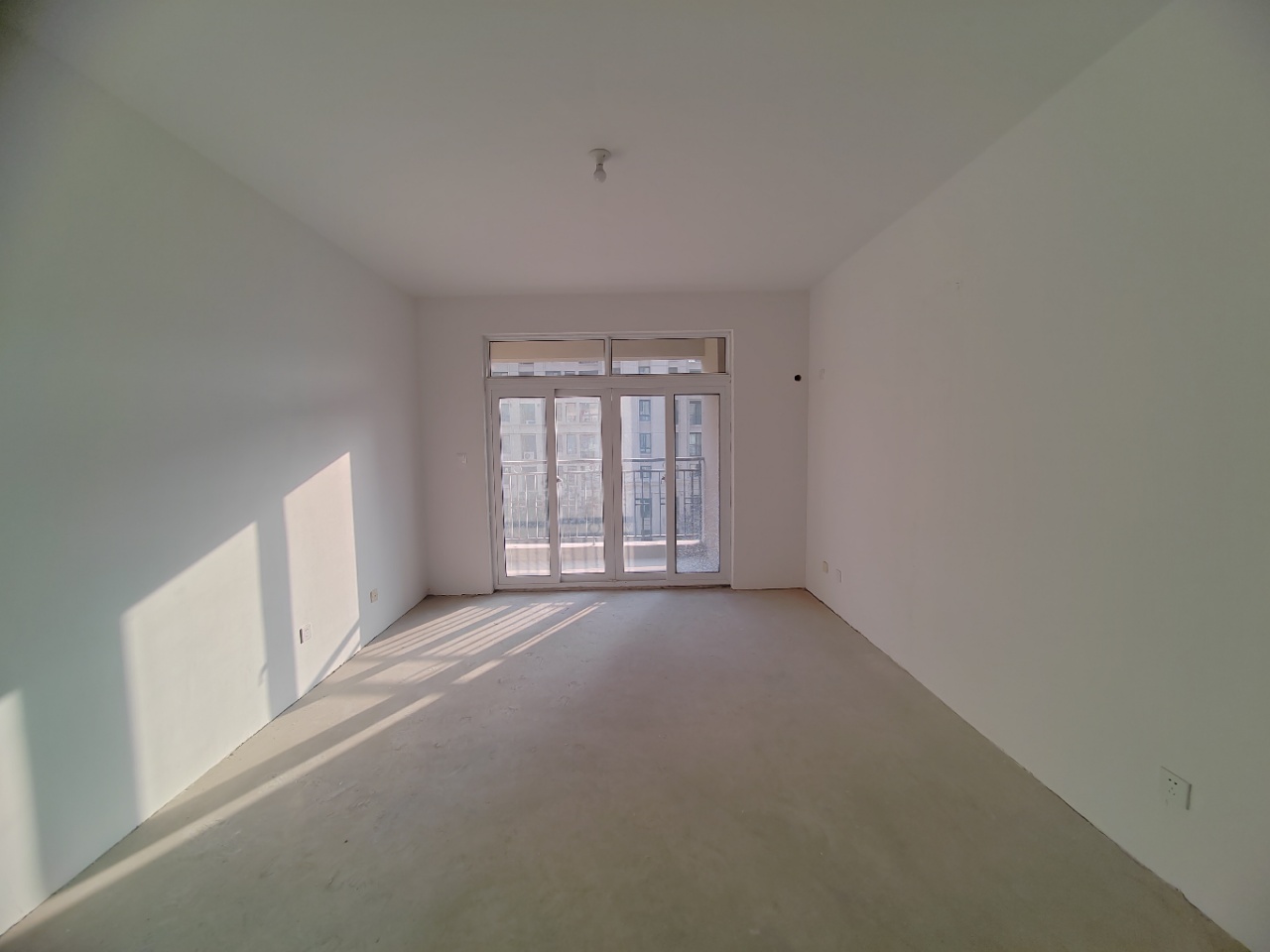 和融&bull;优山美地名邸 3室2厅2卫 127.88m&sup2;