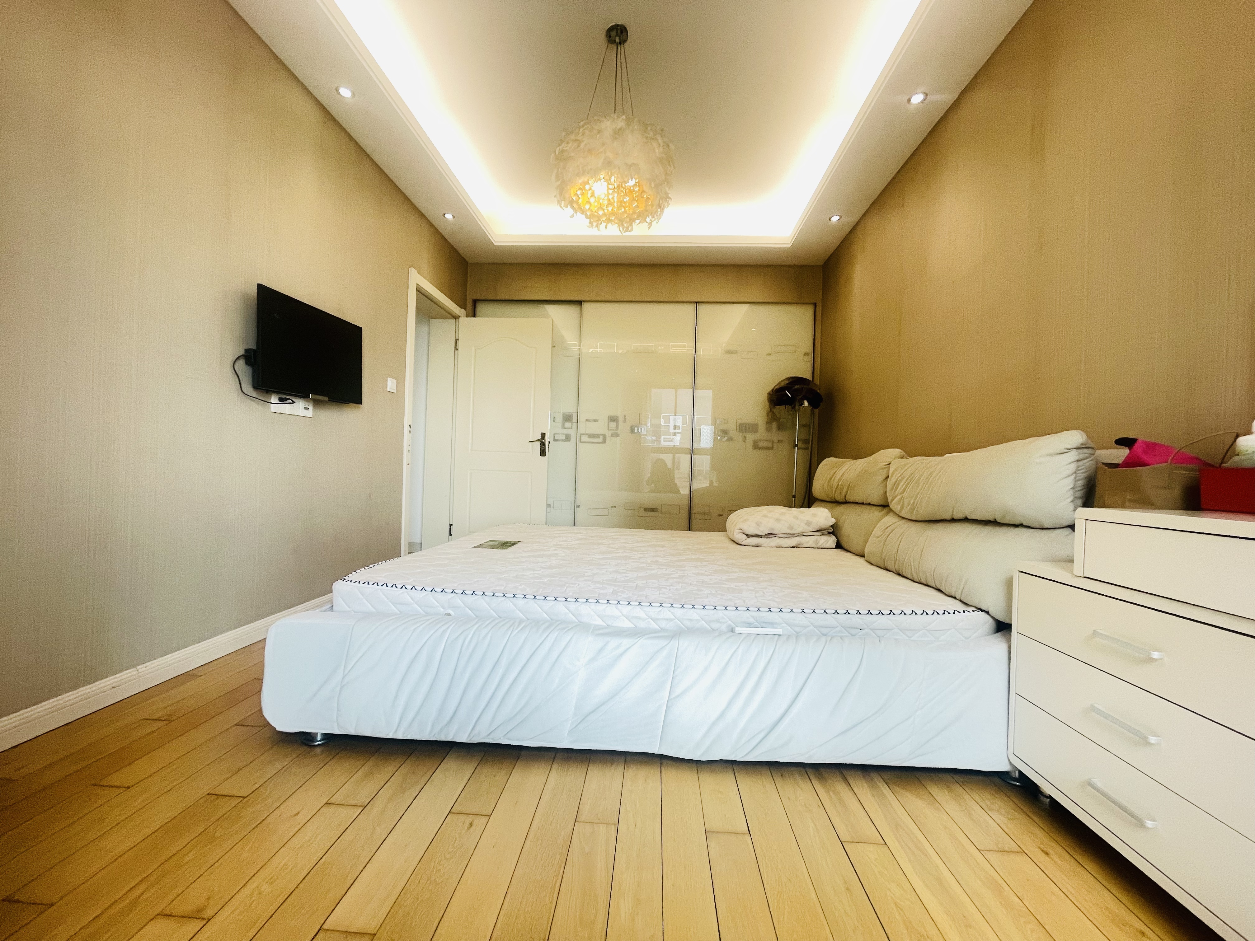 恒盛豪庭 2室2厅1卫 95m²