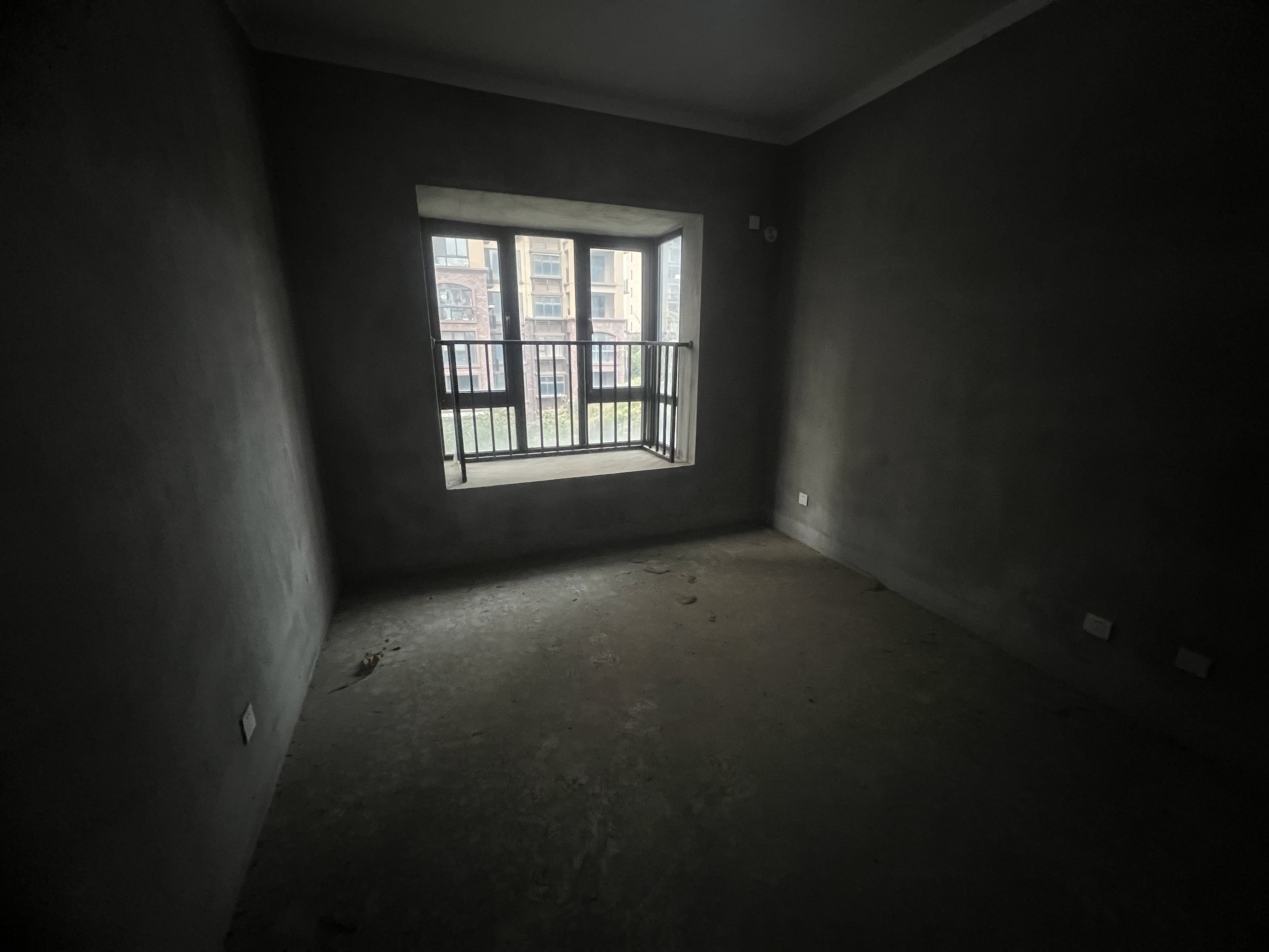 华强城四期 3室2厅2卫 134.90m&sup2;