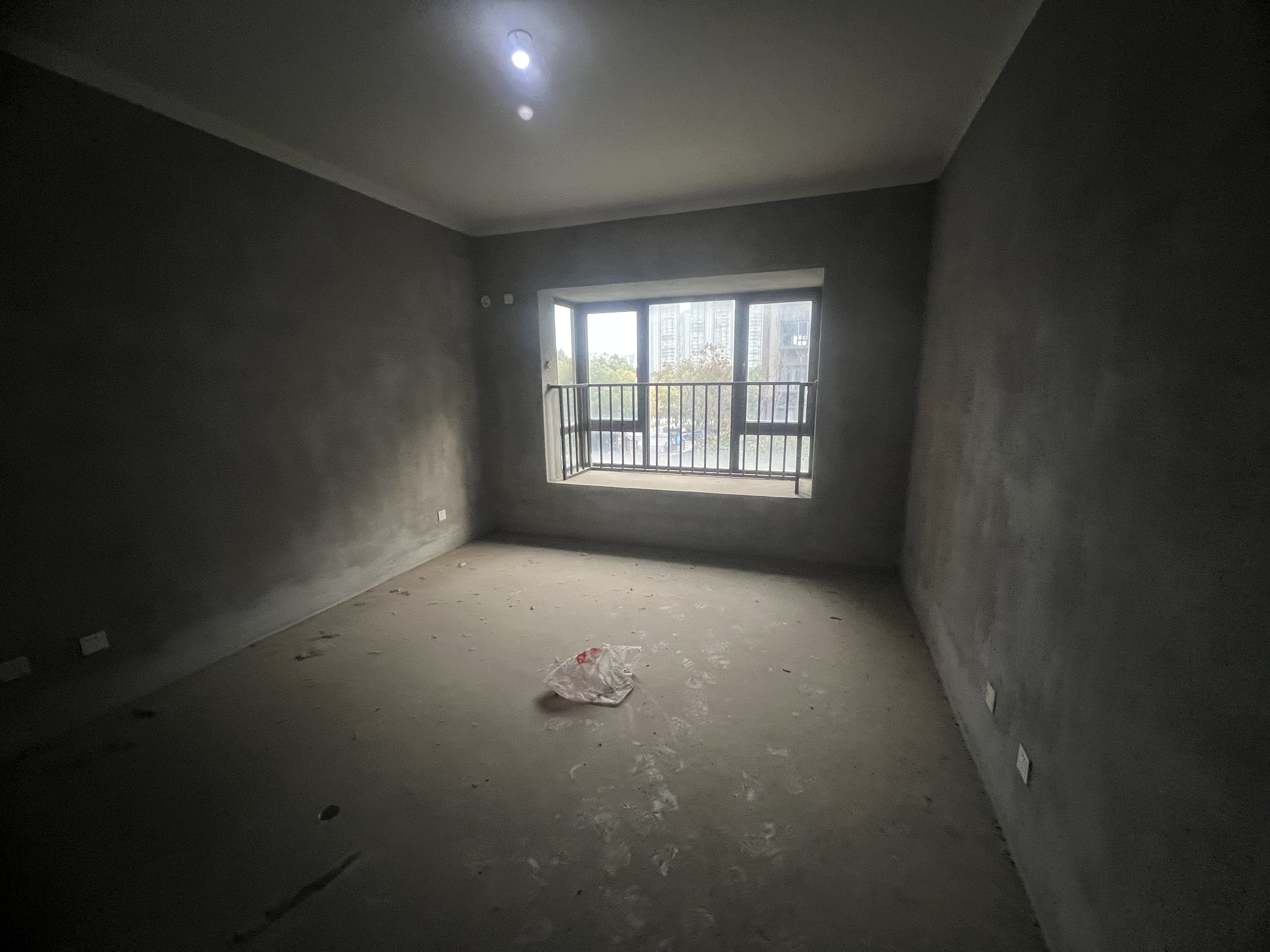 华强城四期 3室2厅2卫 134.90m&sup2;