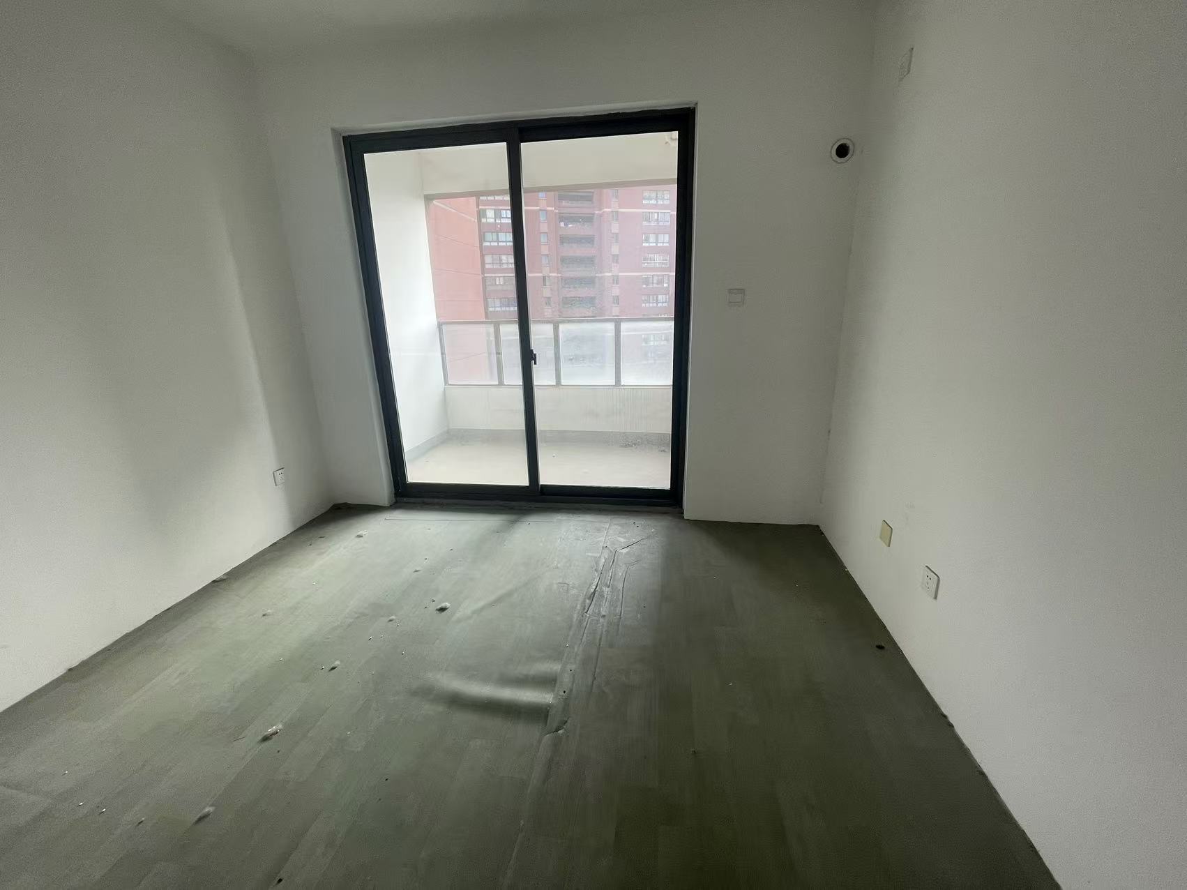 万濠星城 3室2厅2卫 128m&sup2;