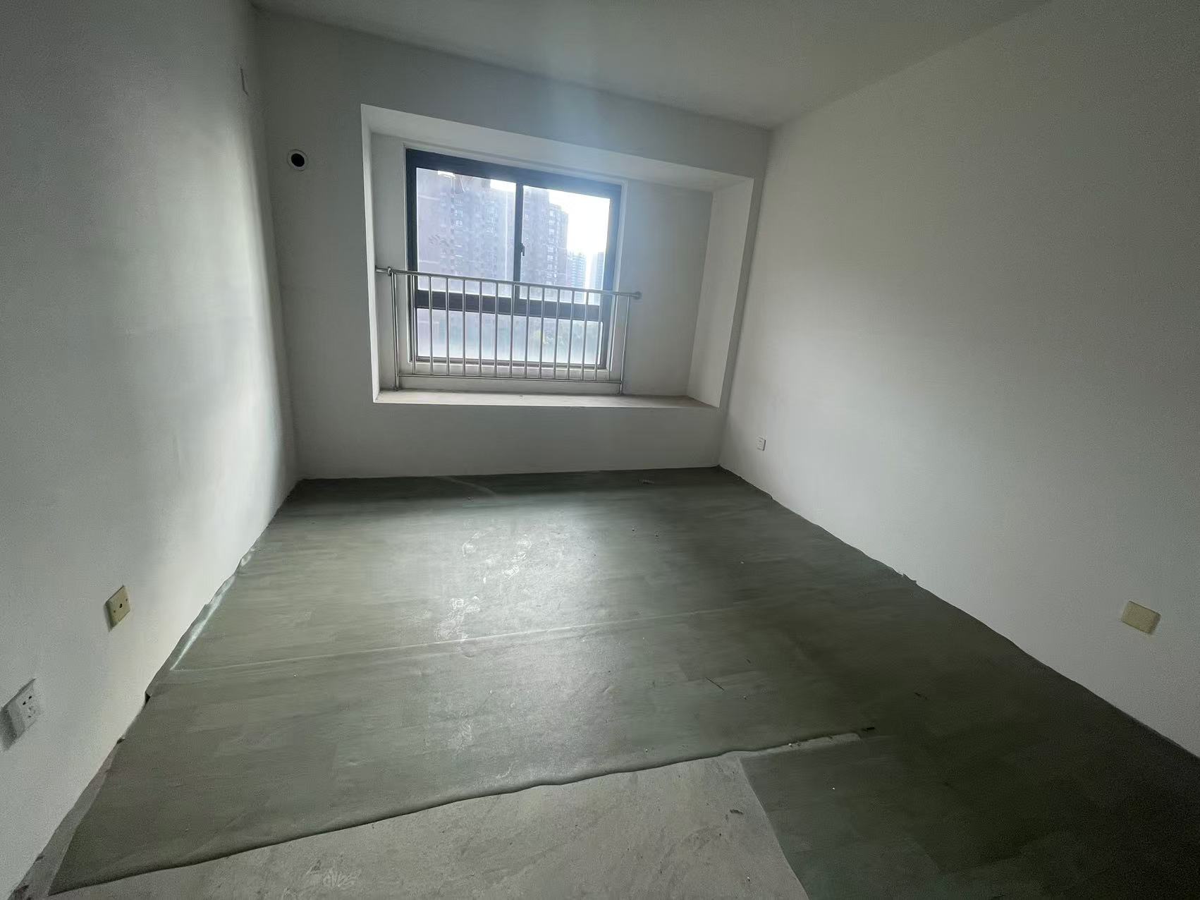 万濠星城 3室2厅2卫 128m&sup2;